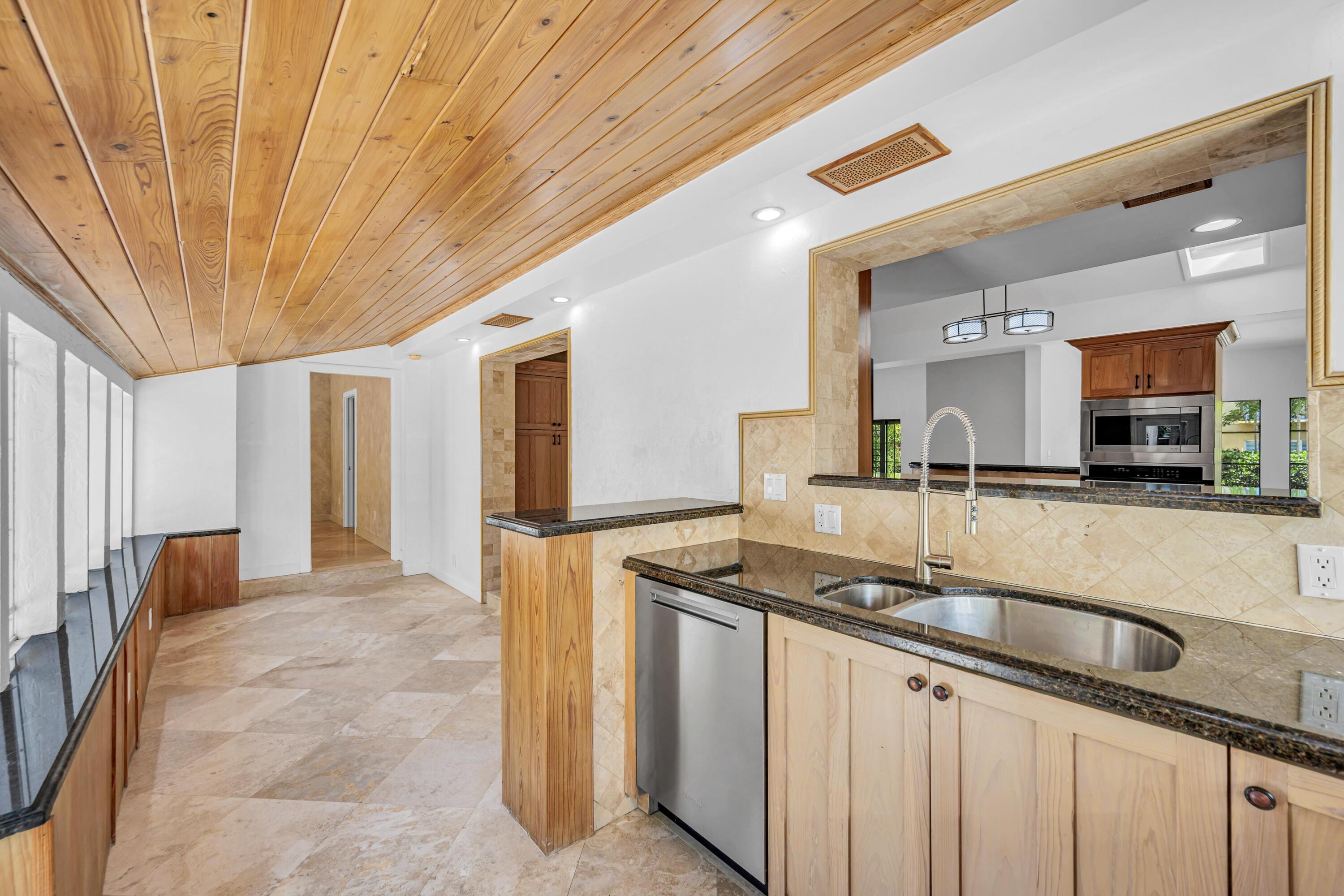 1413 NE 4th Court