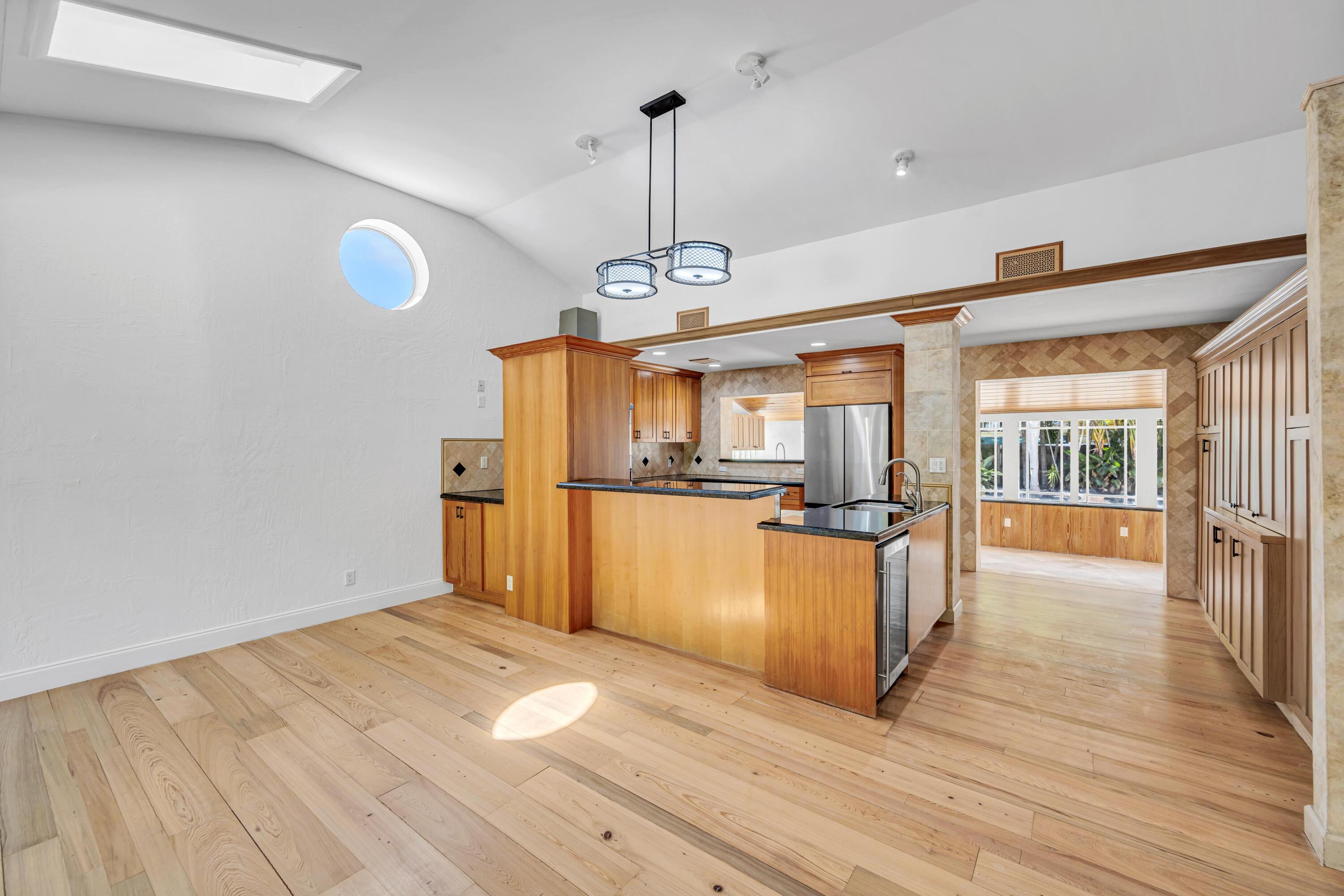 1413 NE 4th Court