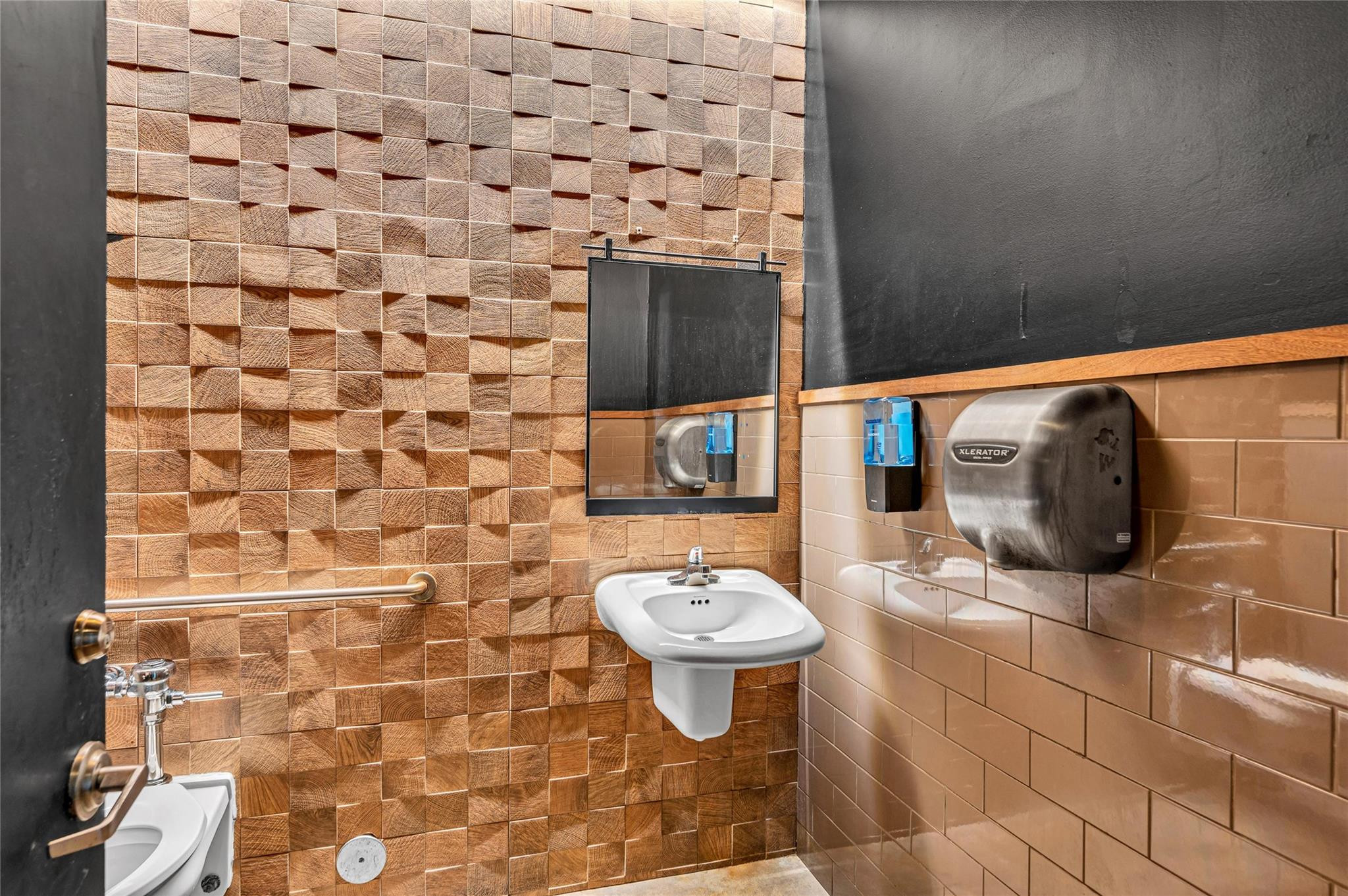 815 NE 13th Street (combined, A+b)