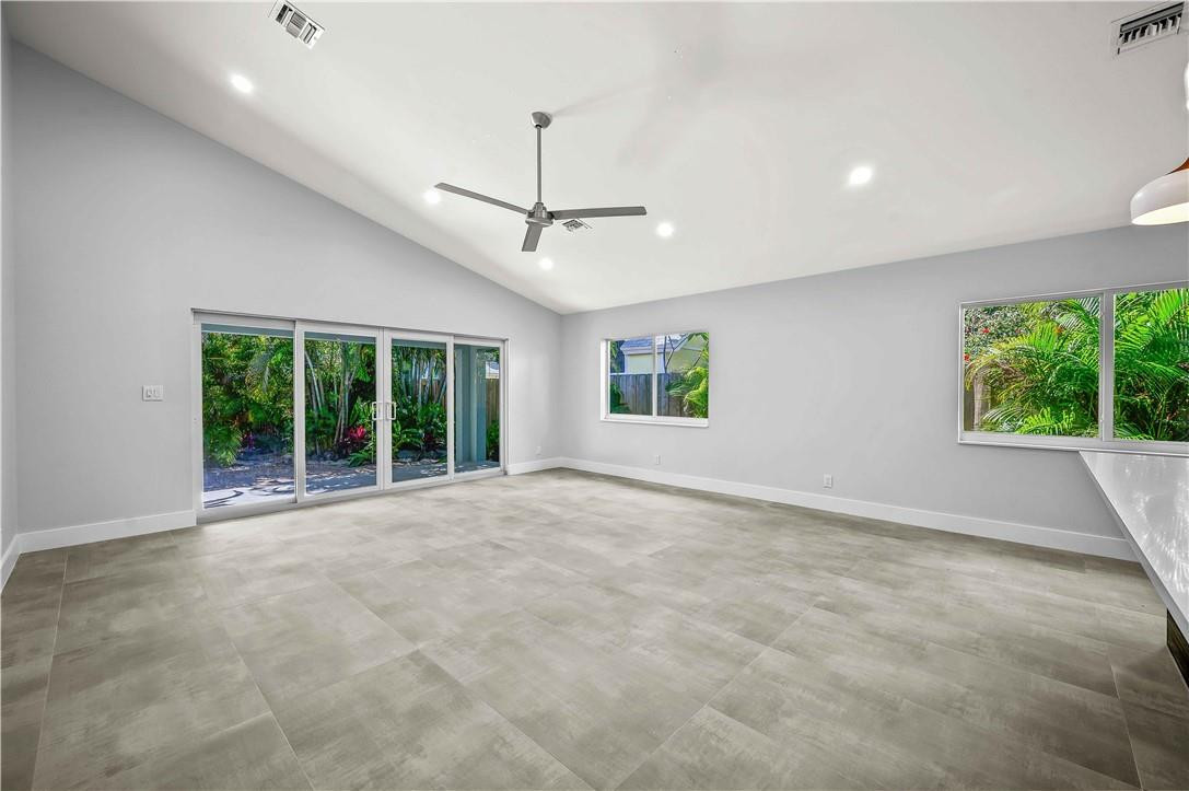 828 NE 17TH Way 1
