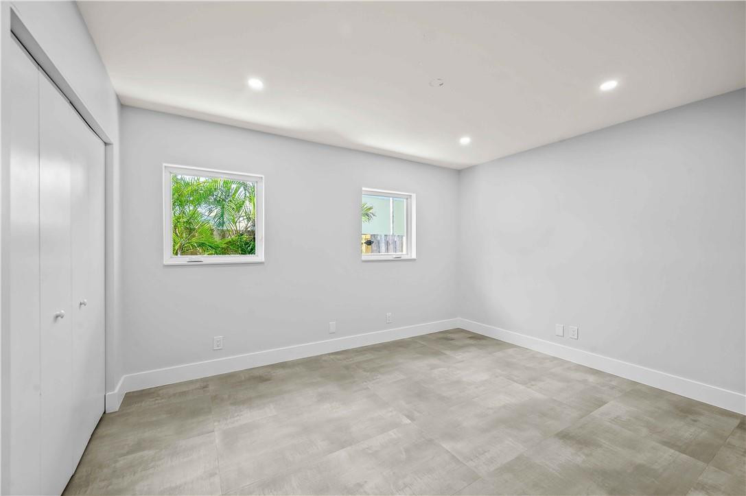 828 NE 17TH Way 1