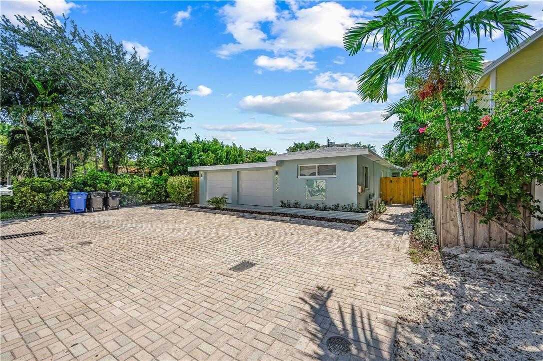 828 NE 17TH Way 1