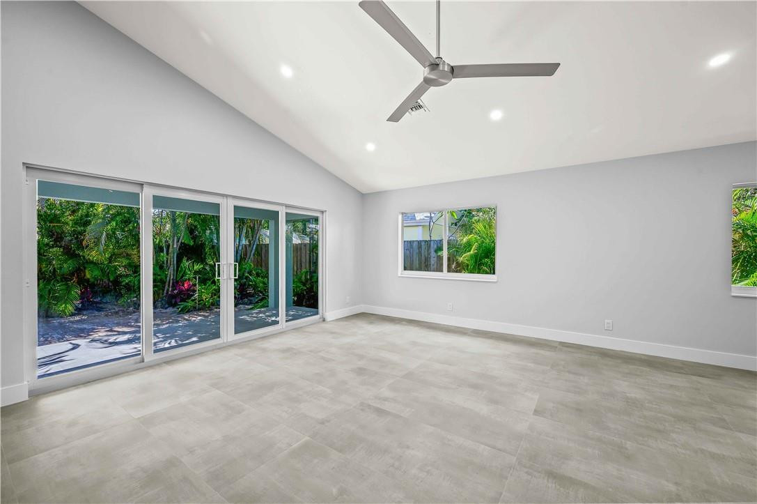 828 NE 17TH Way 1