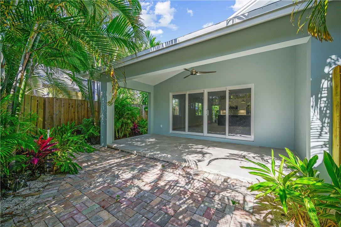 828 NE 17TH Way 1