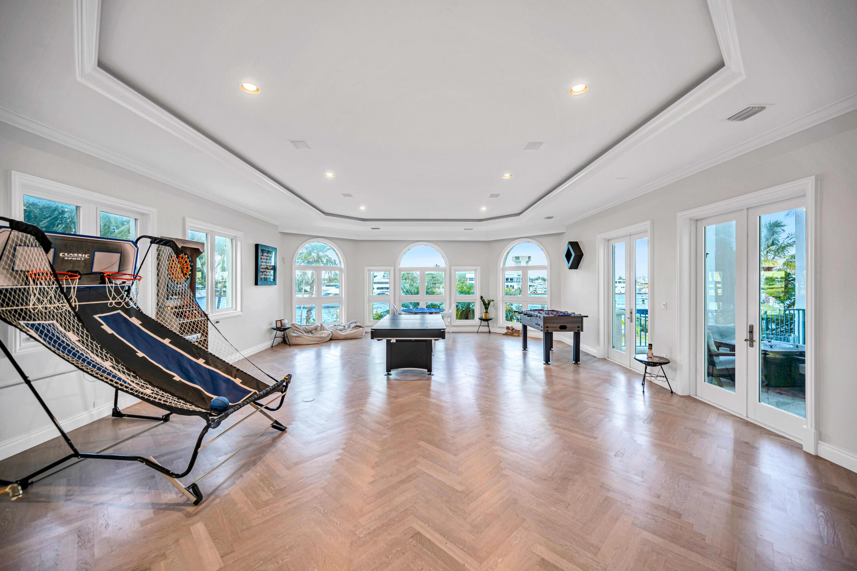 709 Idlewyld Drive