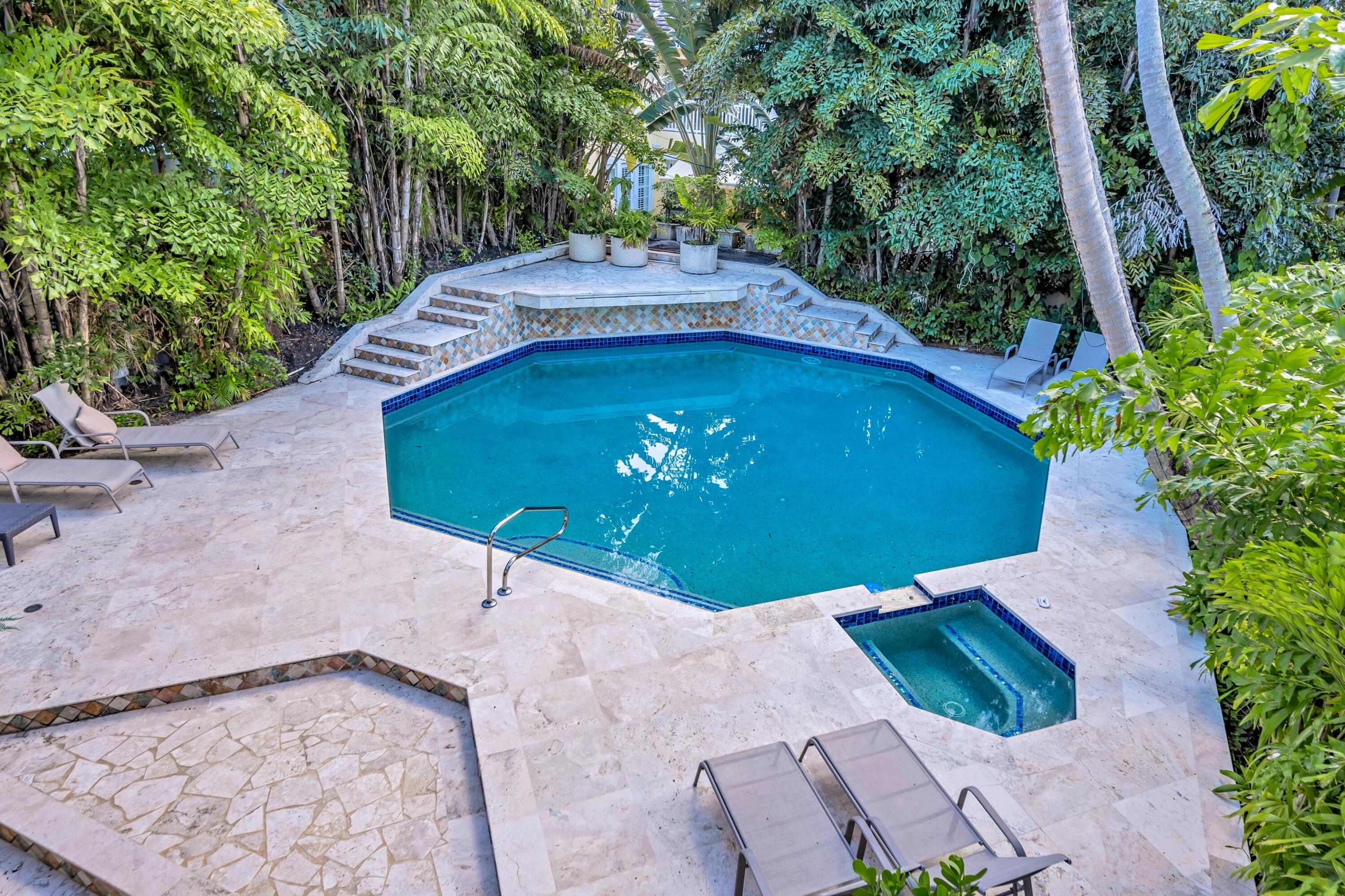 709 Idlewyld Drive