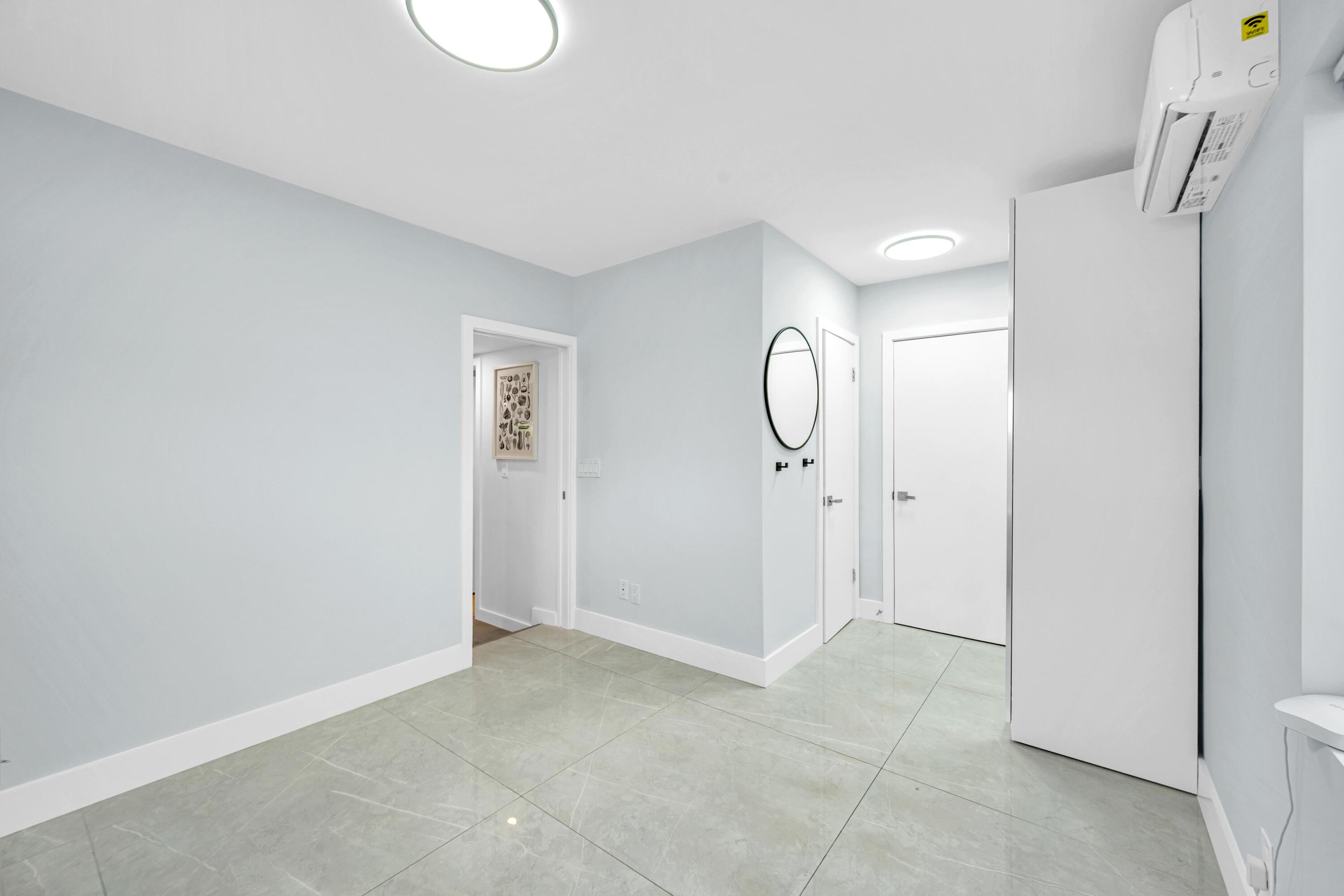 828 NE 17TH Way 2