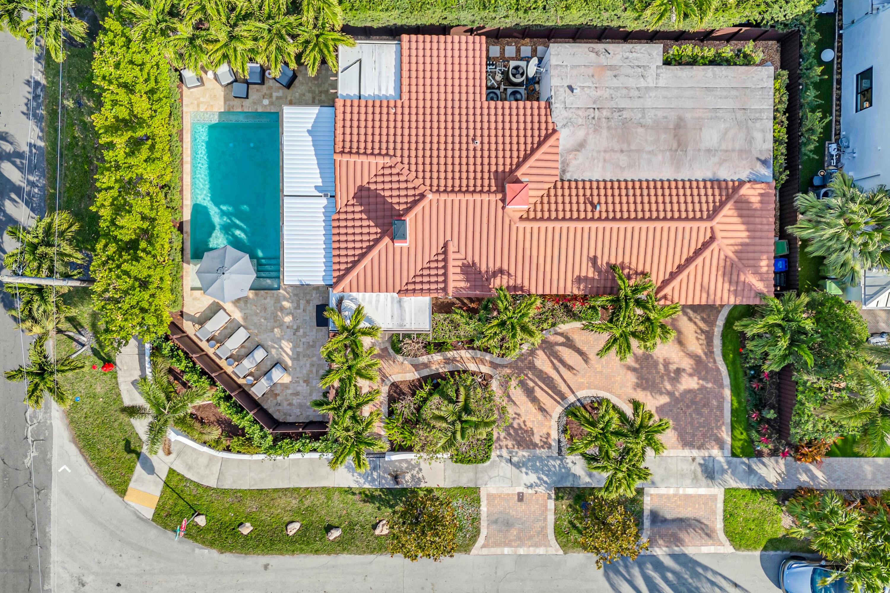 748 NE 17th Way