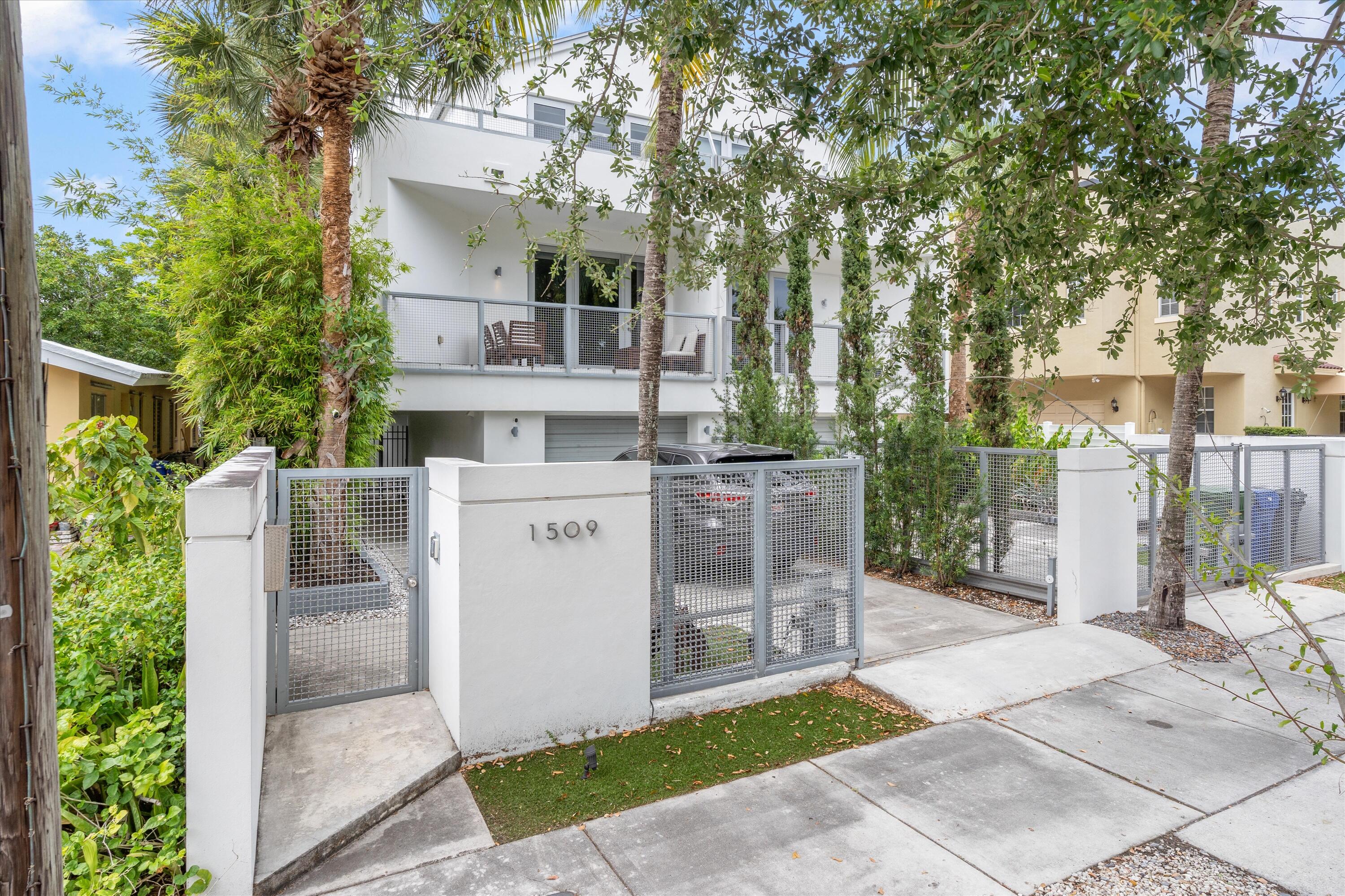1509 NE 4th Place