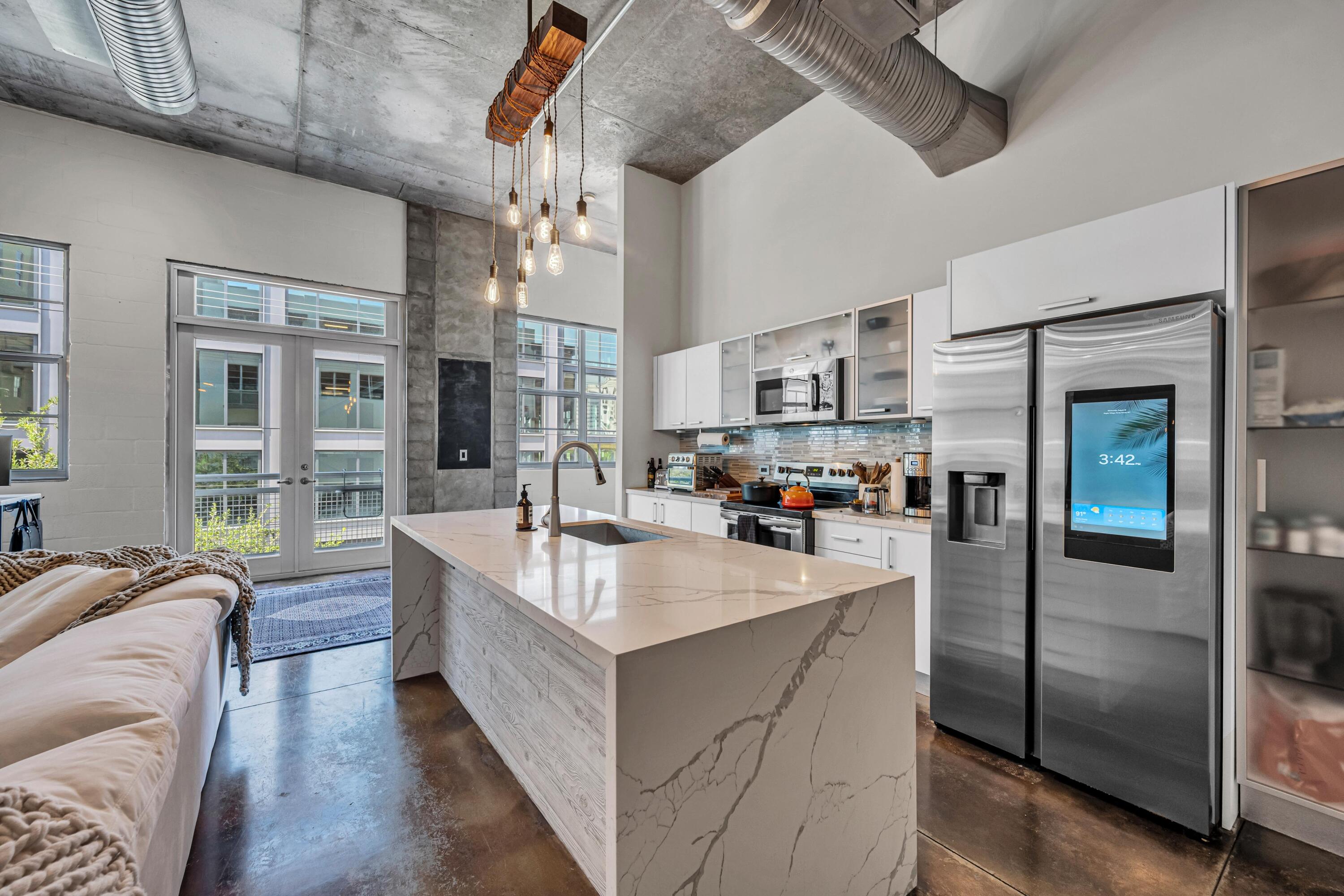 445 N ANDREWS Avenue 304