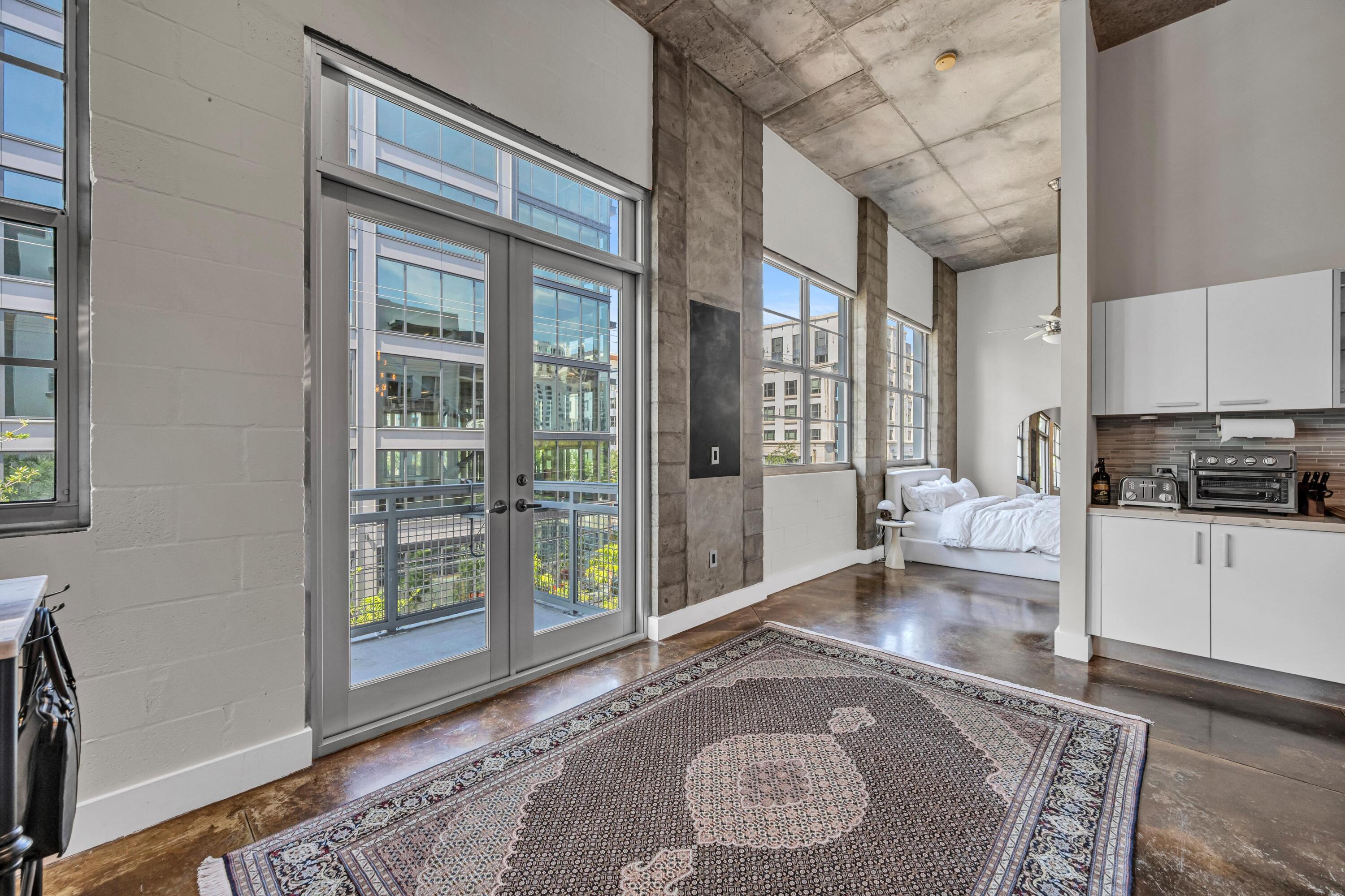 445 N ANDREWS Avenue 304