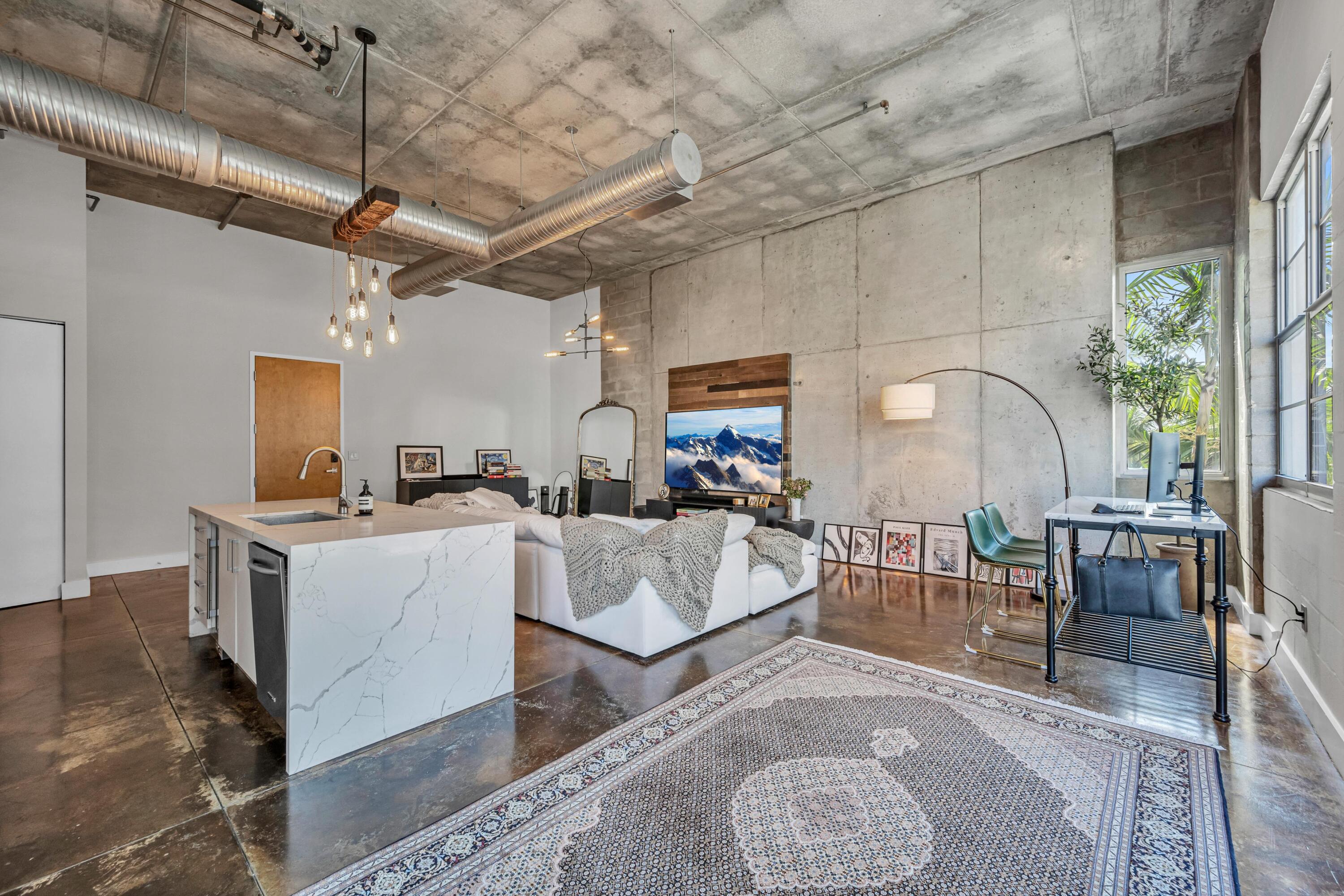 445 N ANDREWS Avenue 304