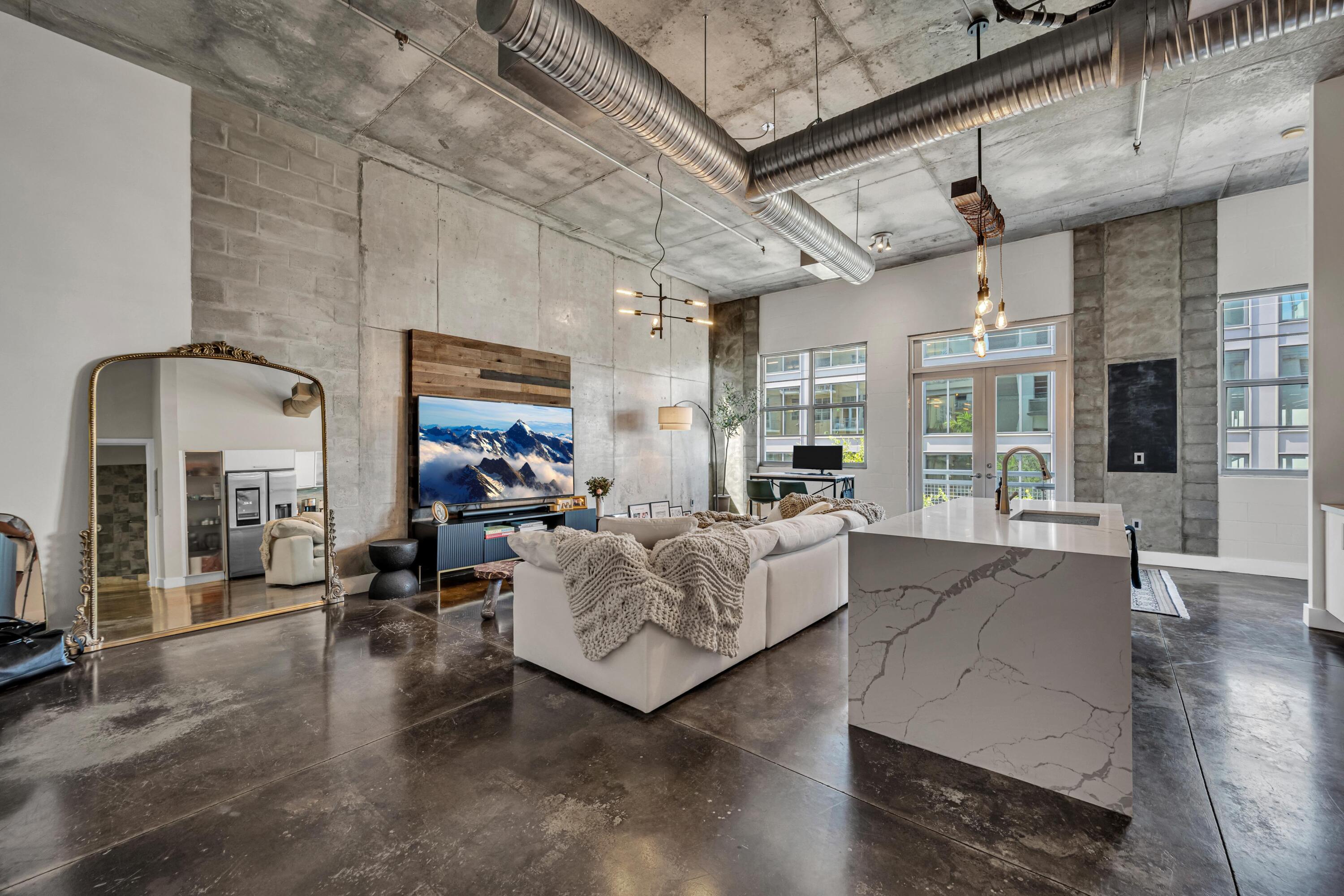 445 N ANDREWS Avenue 304
