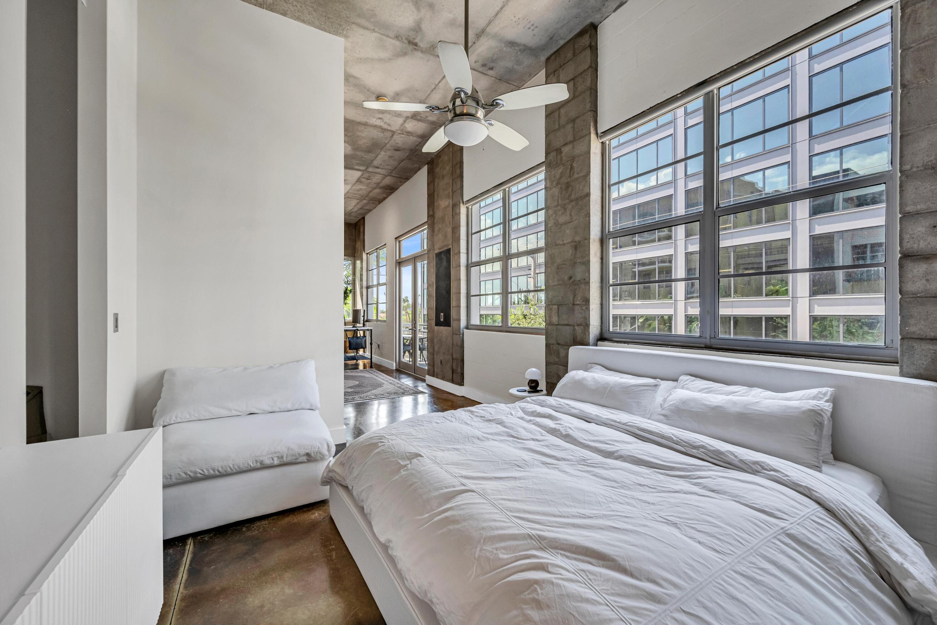 445 N ANDREWS Avenue 304