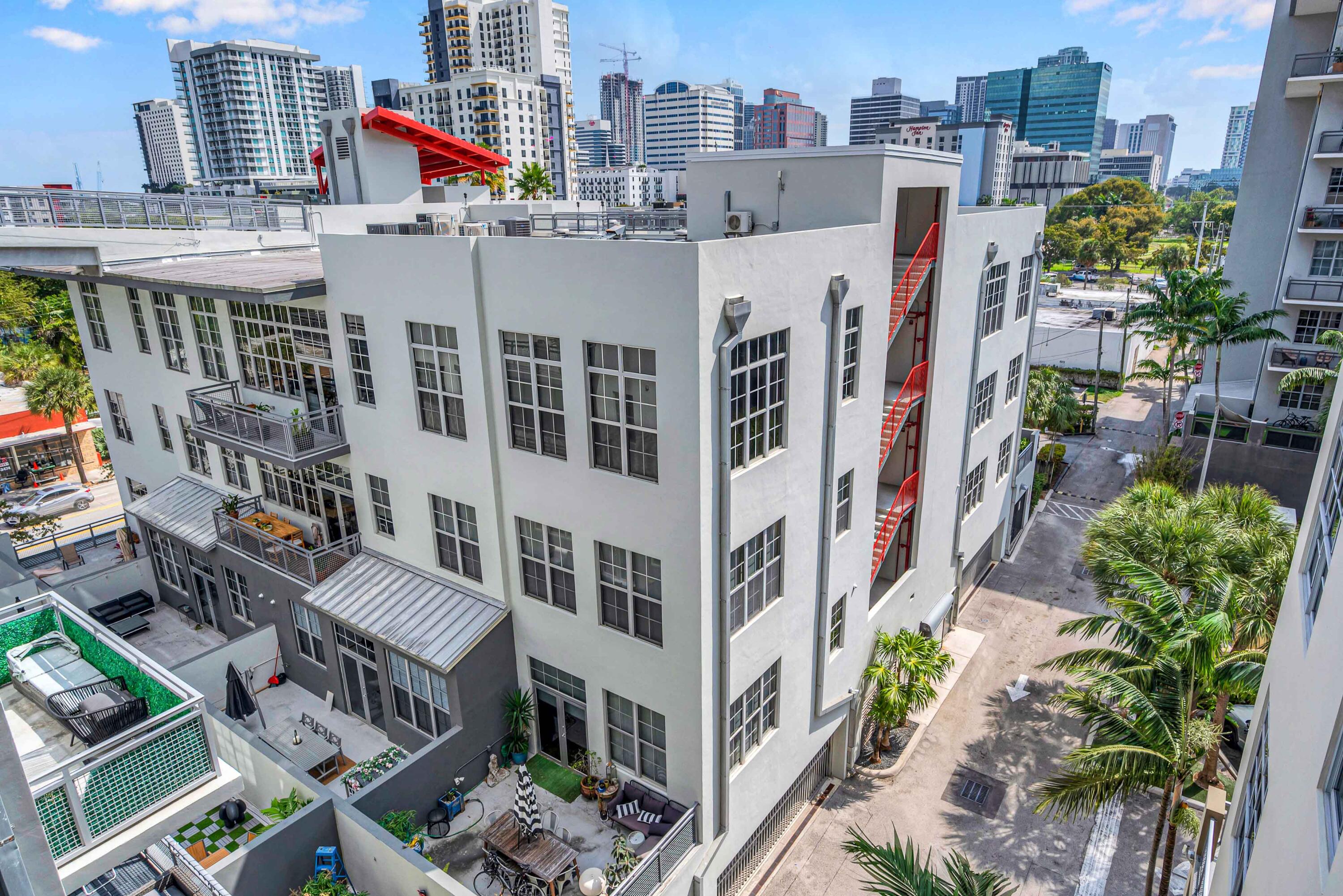 445 N ANDREWS Avenue 304