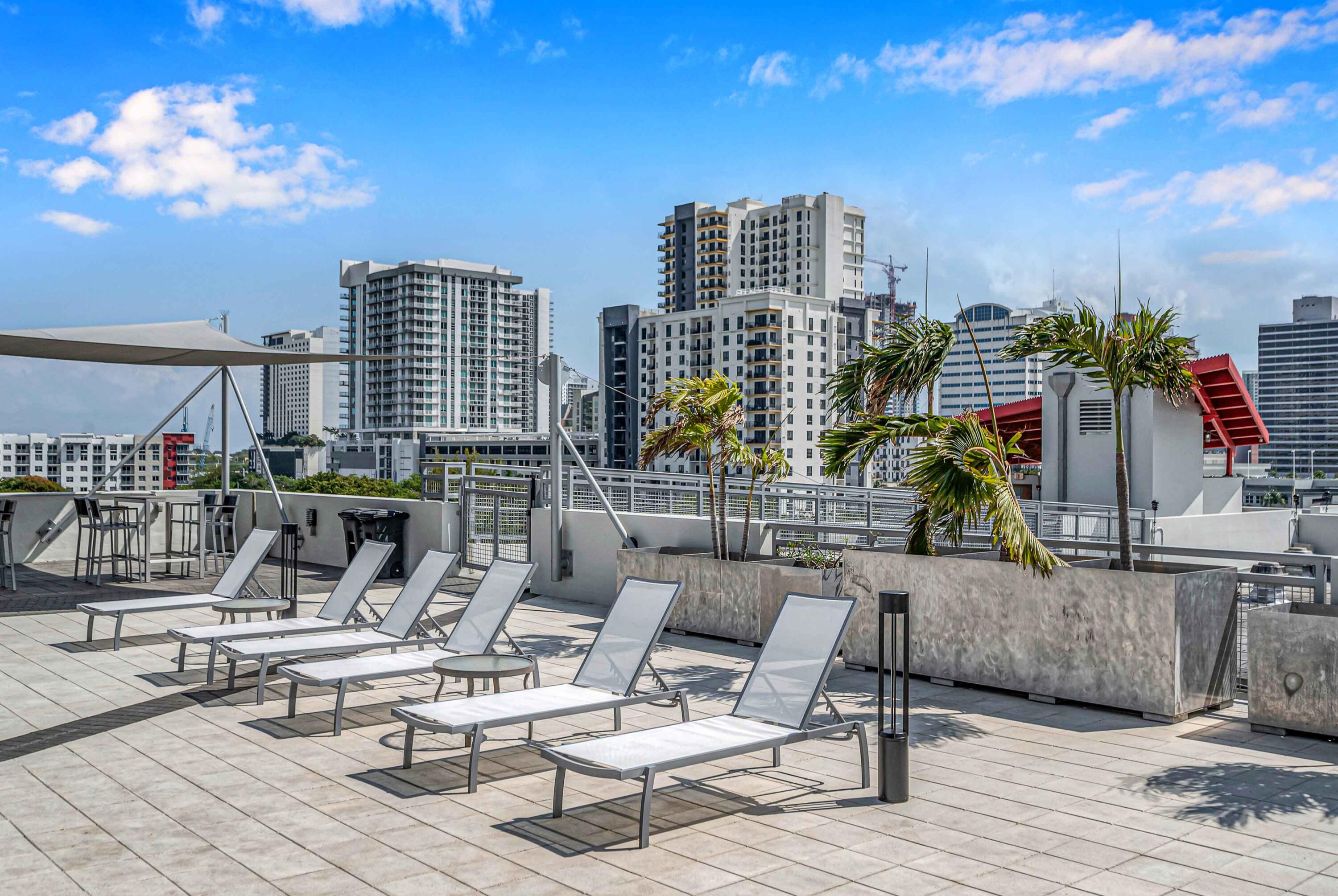 445 N ANDREWS Avenue 304