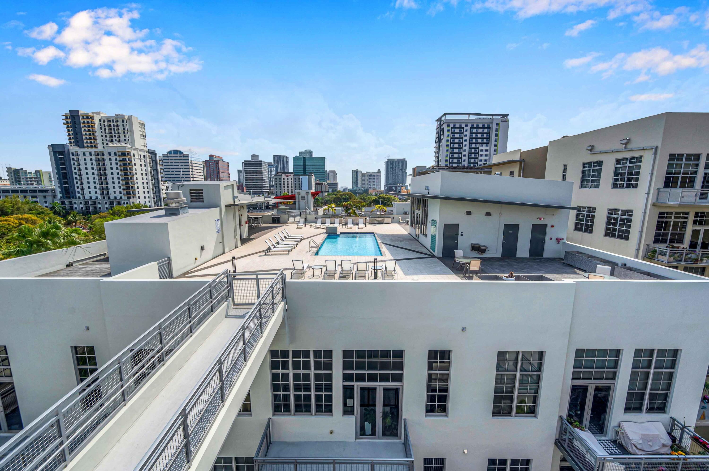 445 N ANDREWS Avenue 304