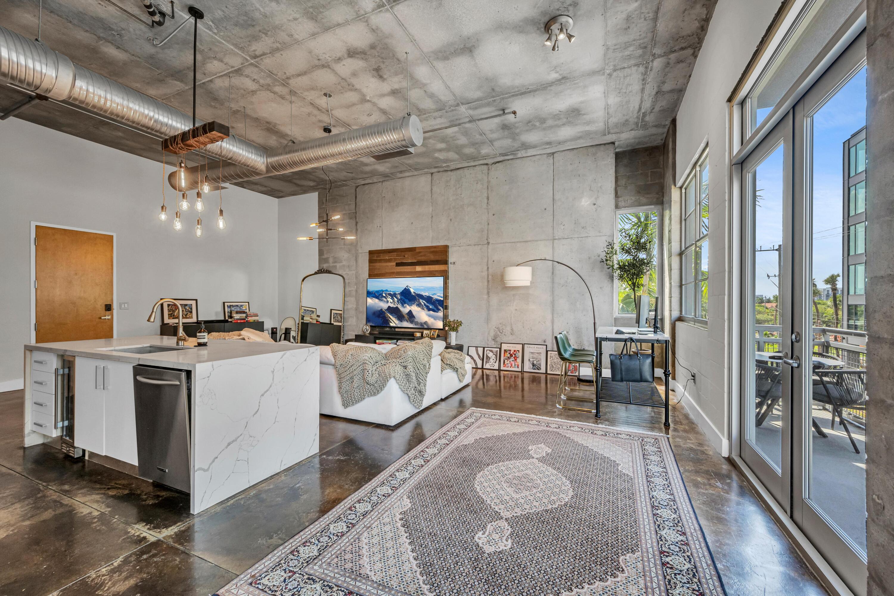 445 N ANDREWS Avenue 304