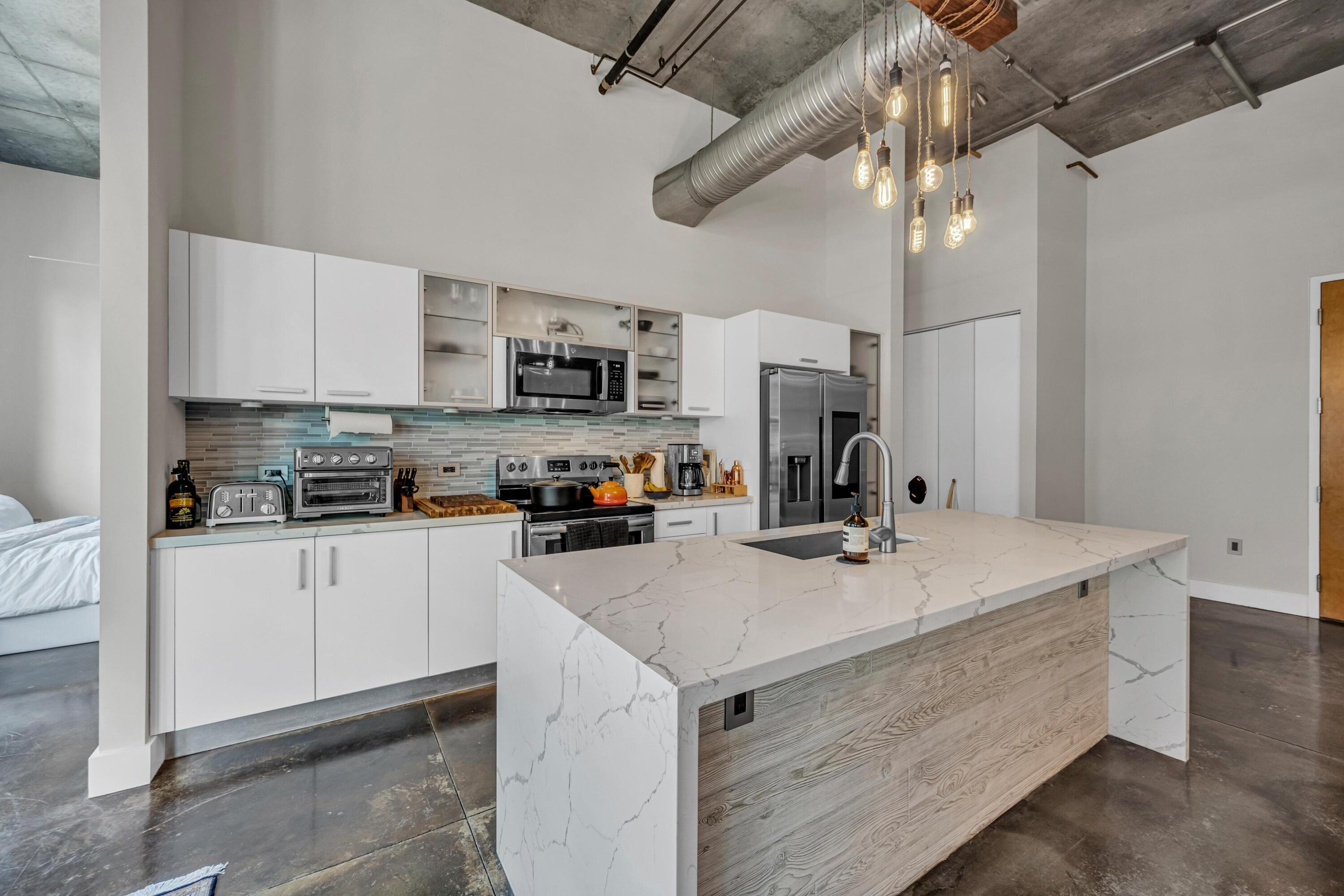 445 N ANDREWS Avenue 304
