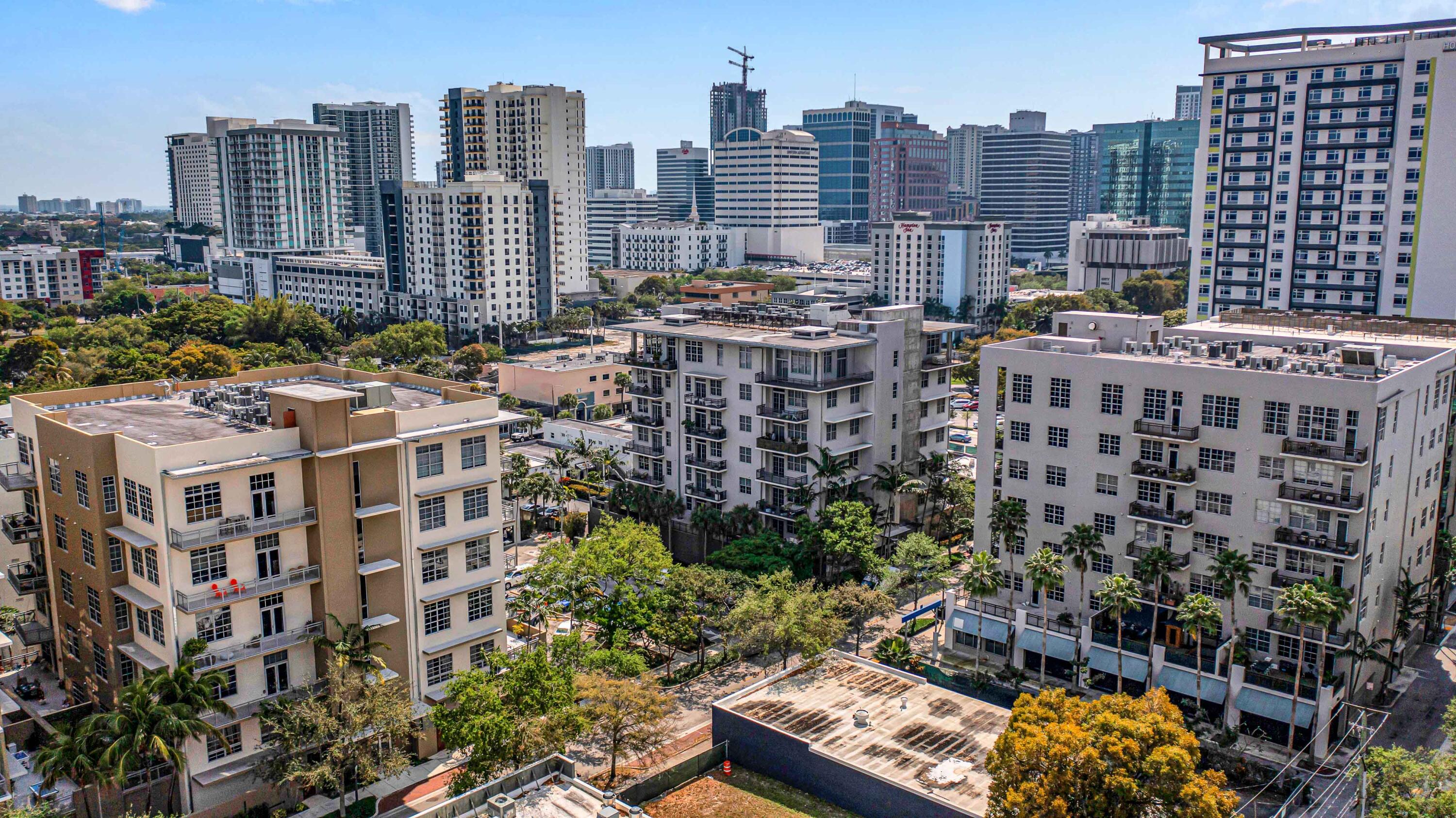 445 N ANDREWS Avenue 304