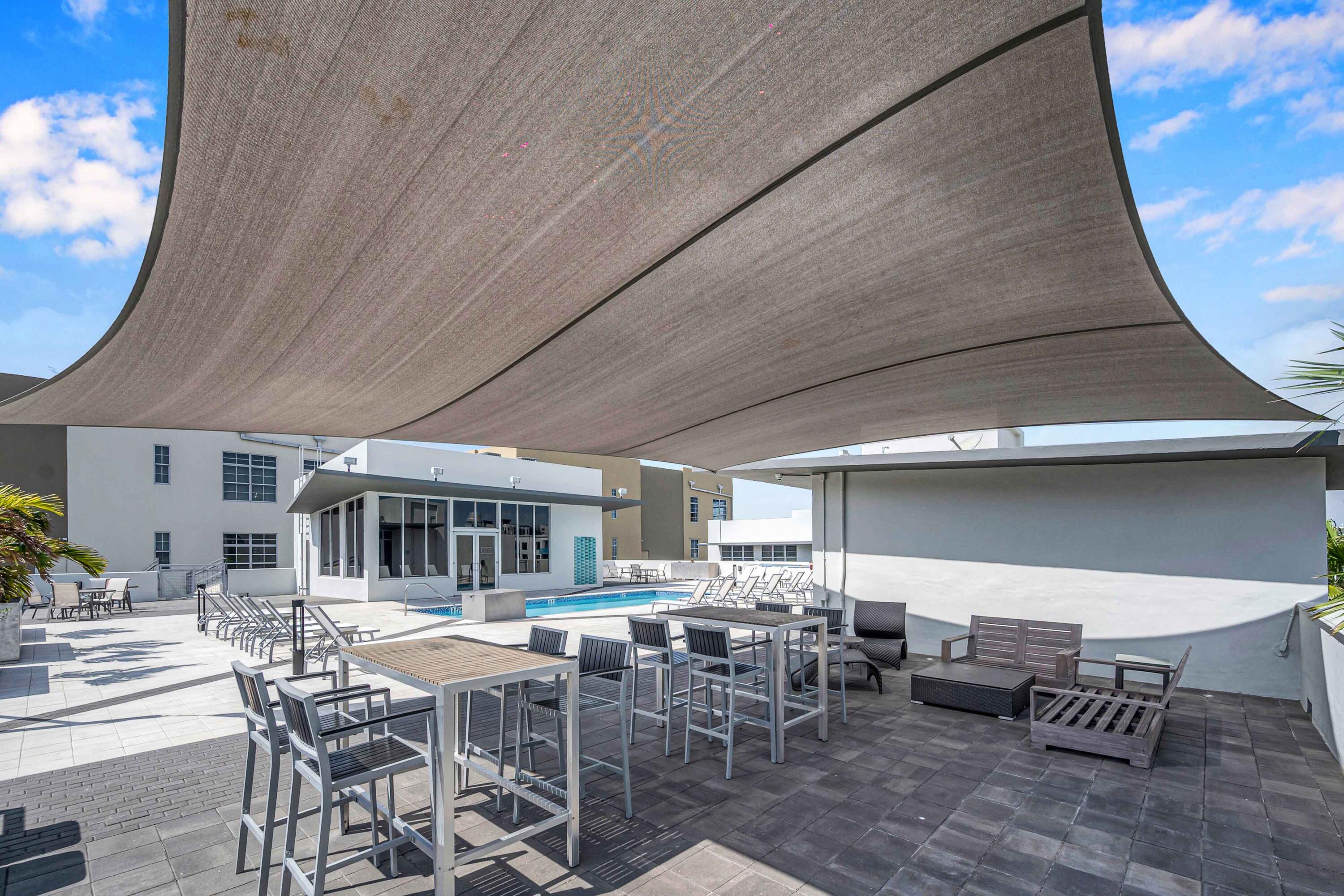 445 N ANDREWS Avenue 304