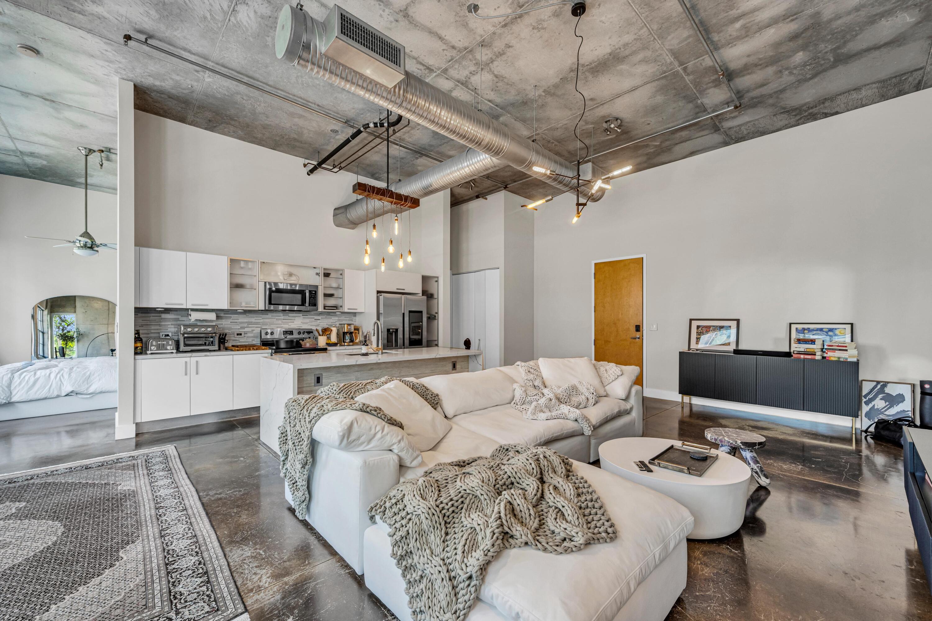 445 N ANDREWS Avenue 304