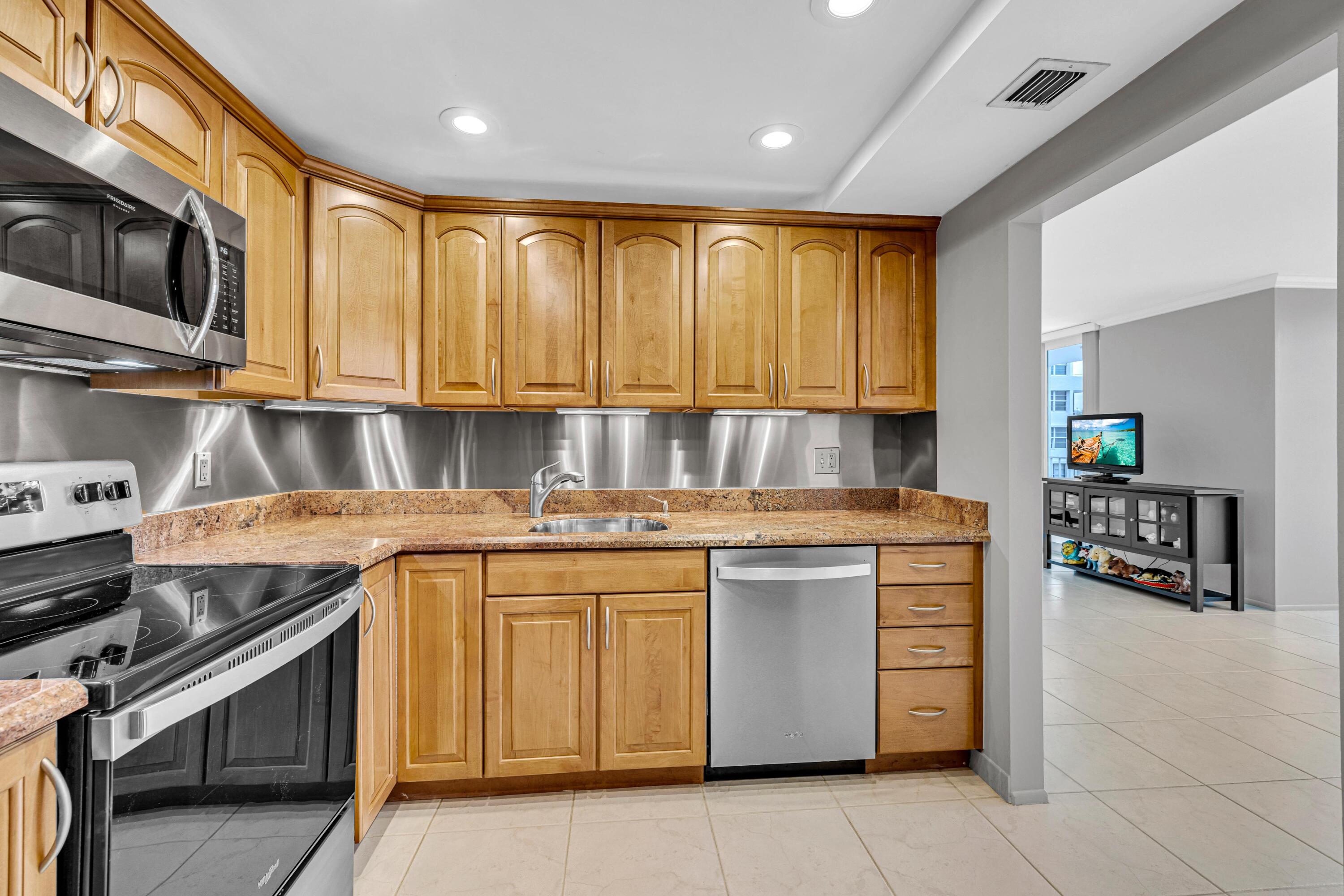 1170 N FEDERAL Highway 312