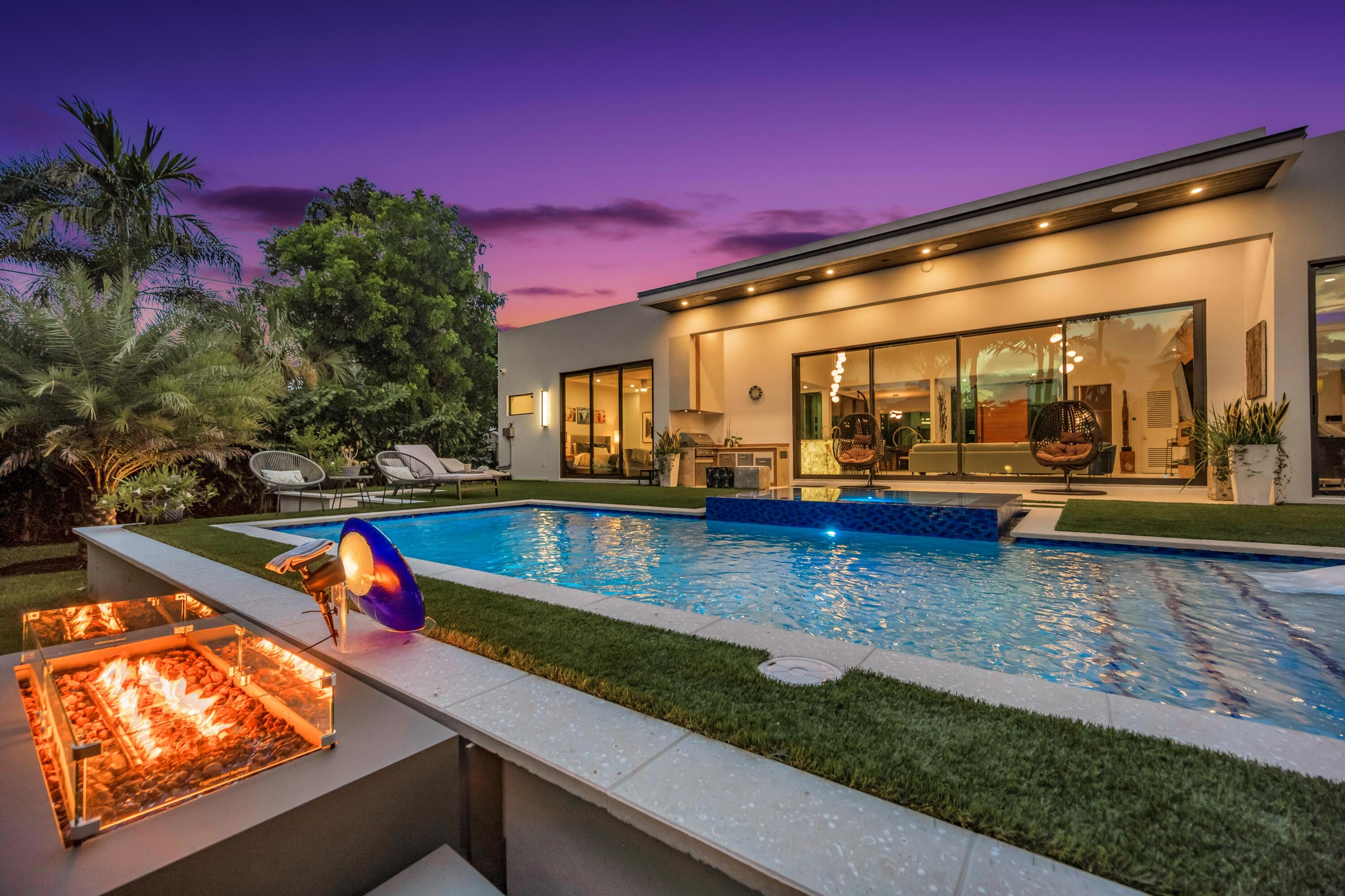 215 NE 28TH Court
