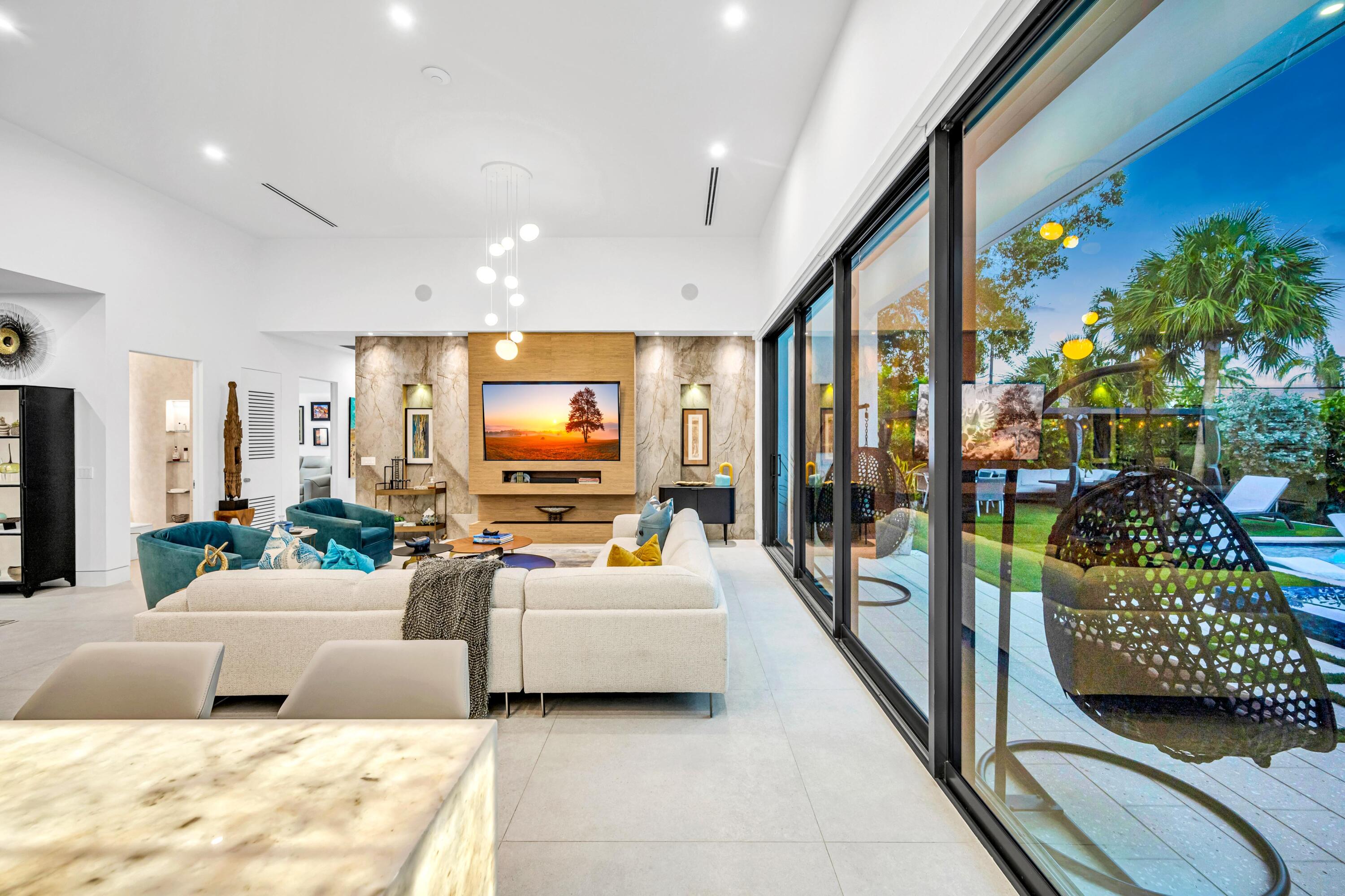 215 NE 28TH Court