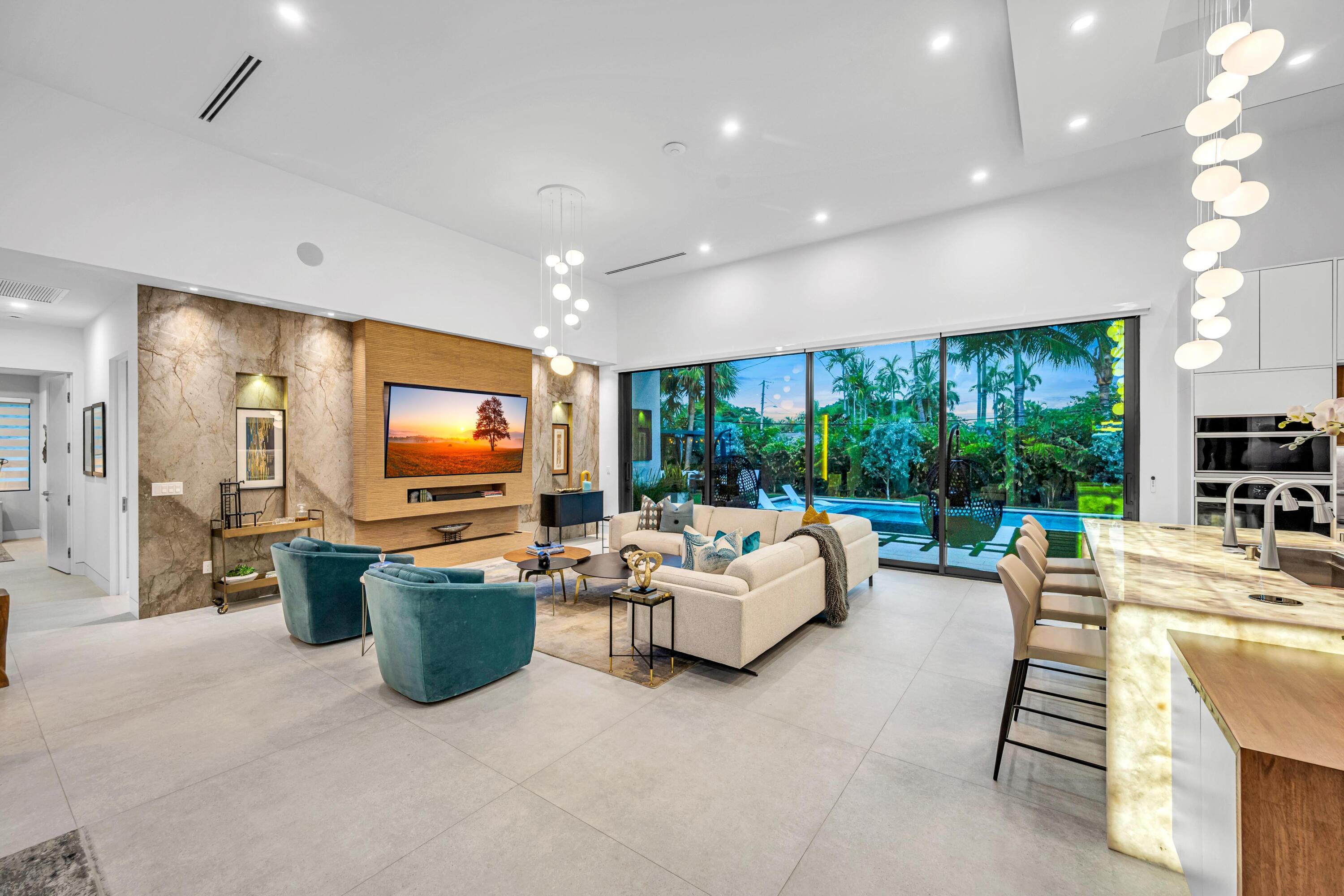 215 NE 28TH Court