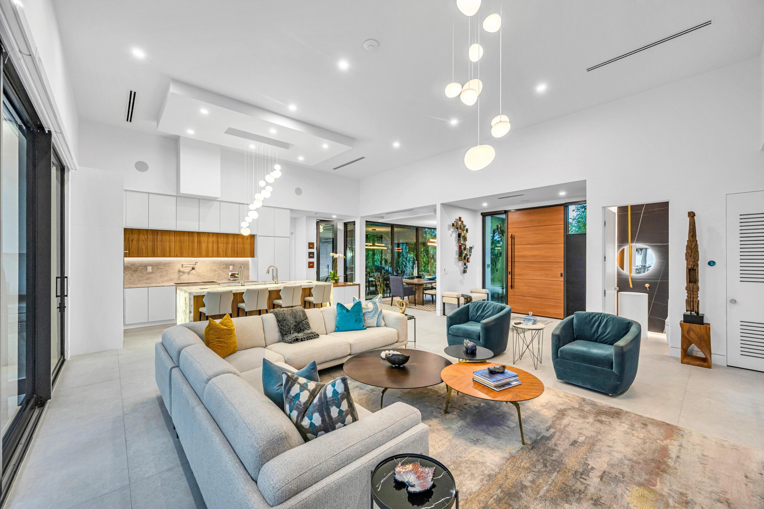 215 NE 28TH Court