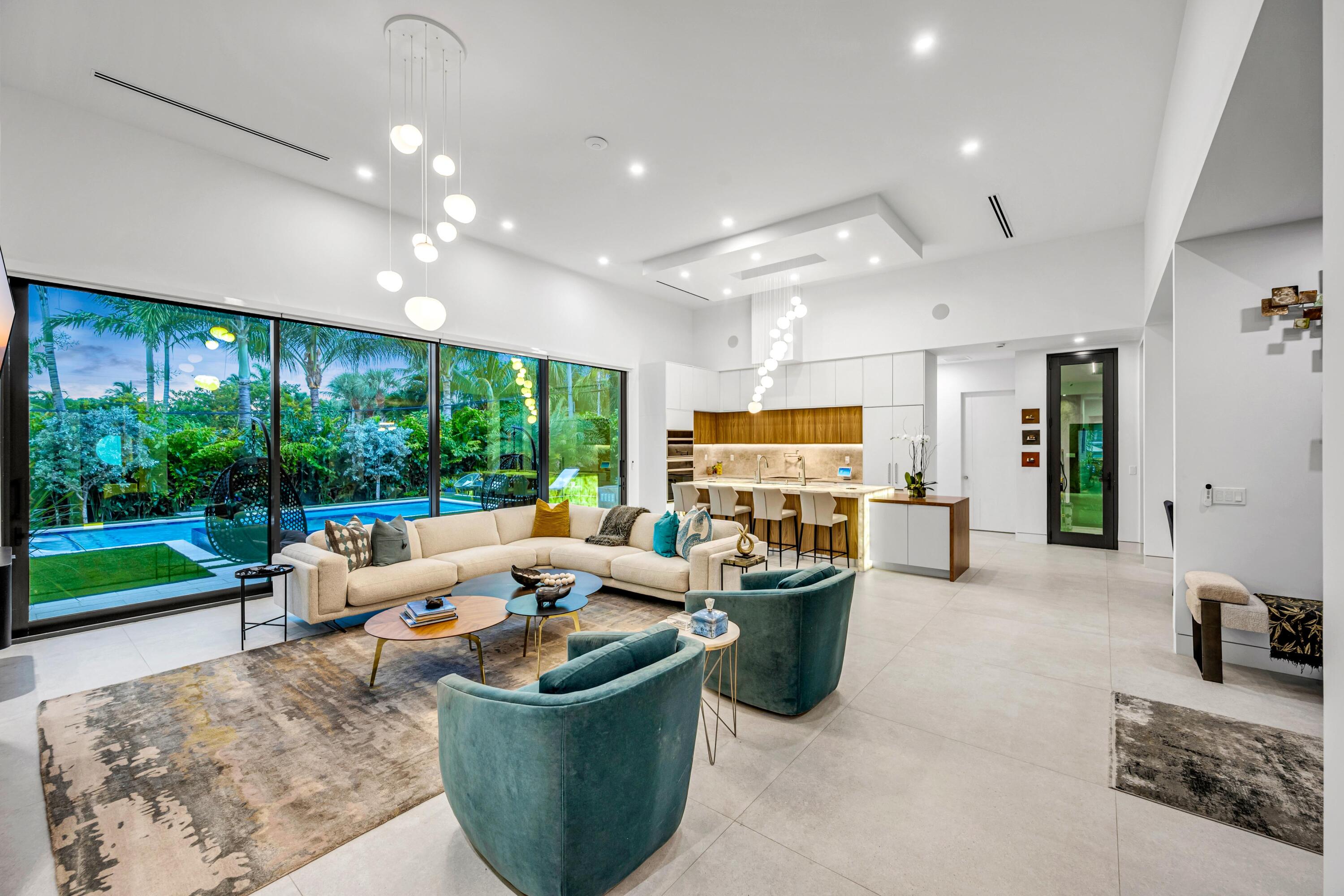 215 NE 28TH Court