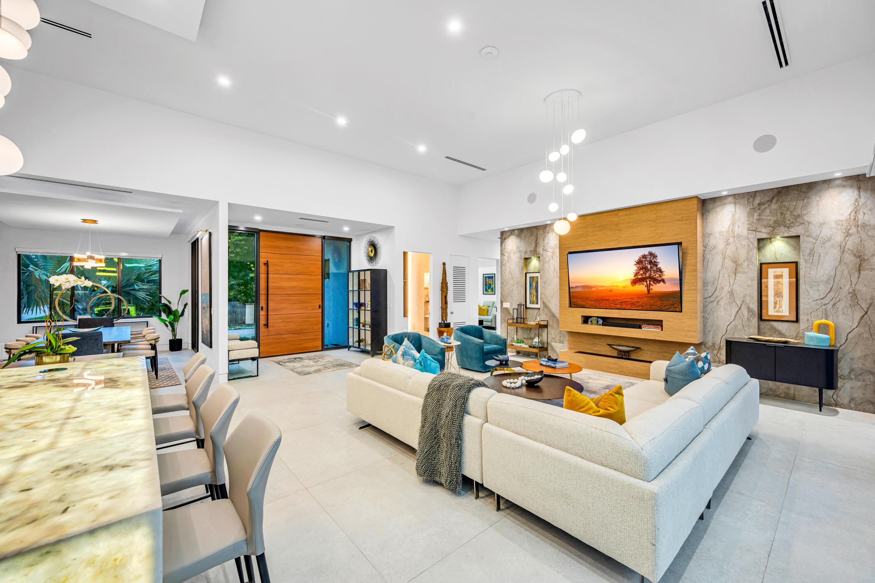 215 NE 28TH Court