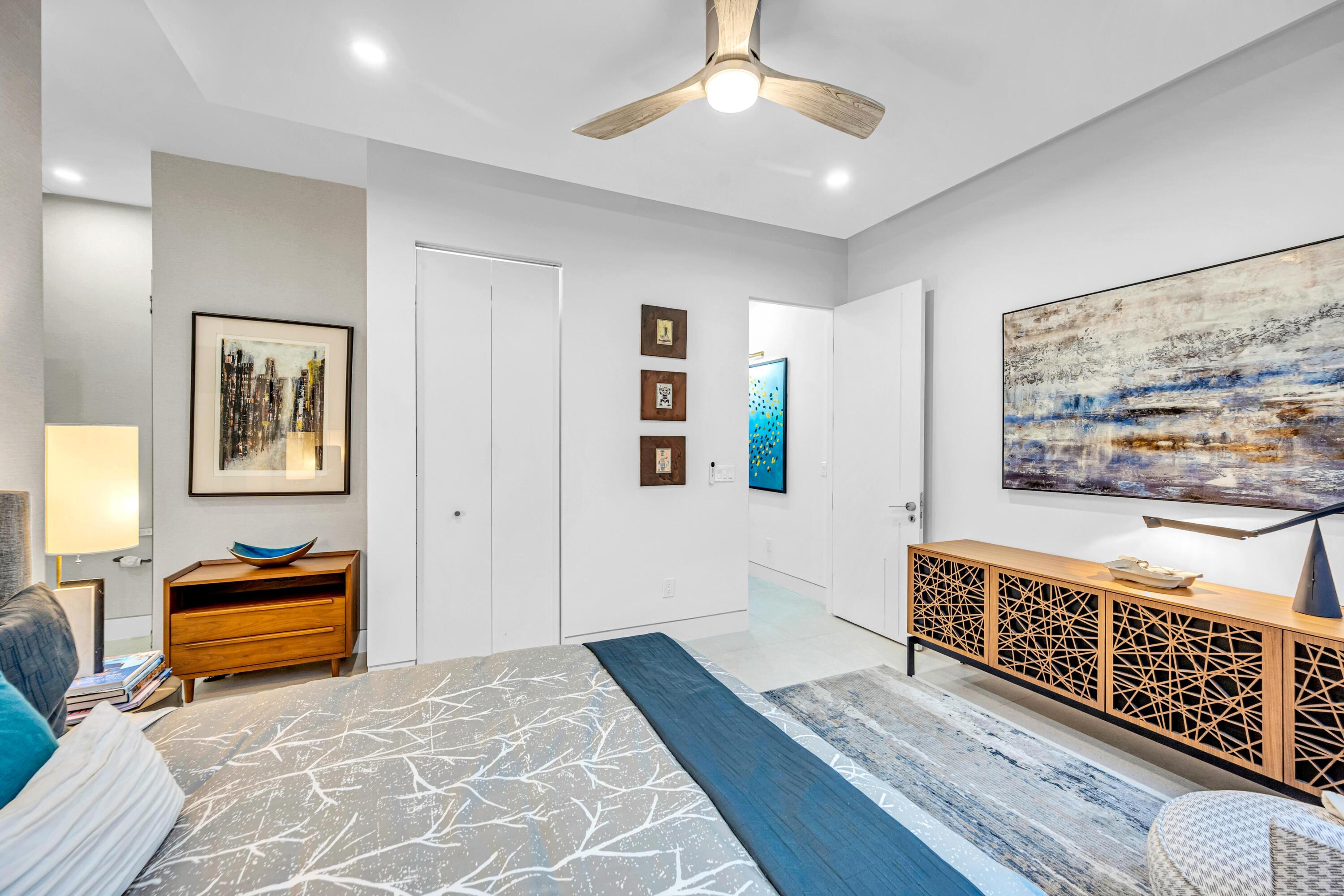 215 NE 28TH Court