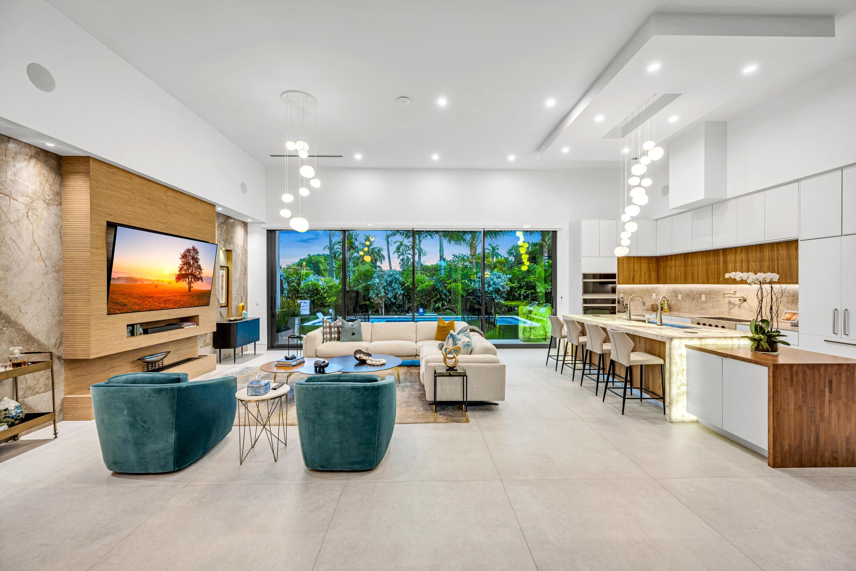 215 NE 28TH Court