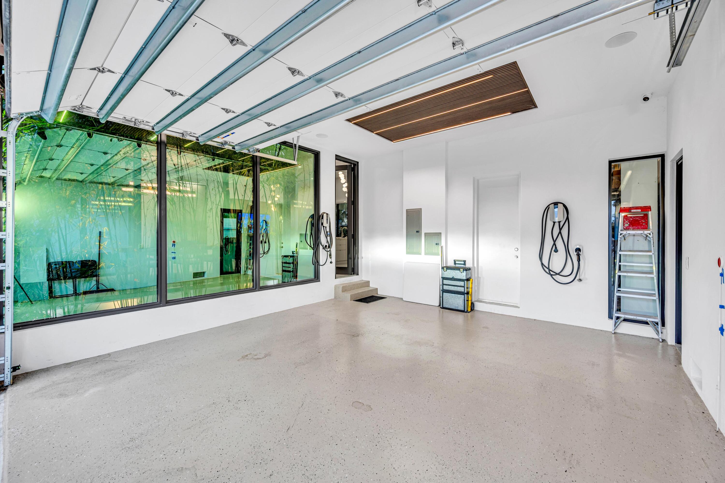 215 NE 28TH Court