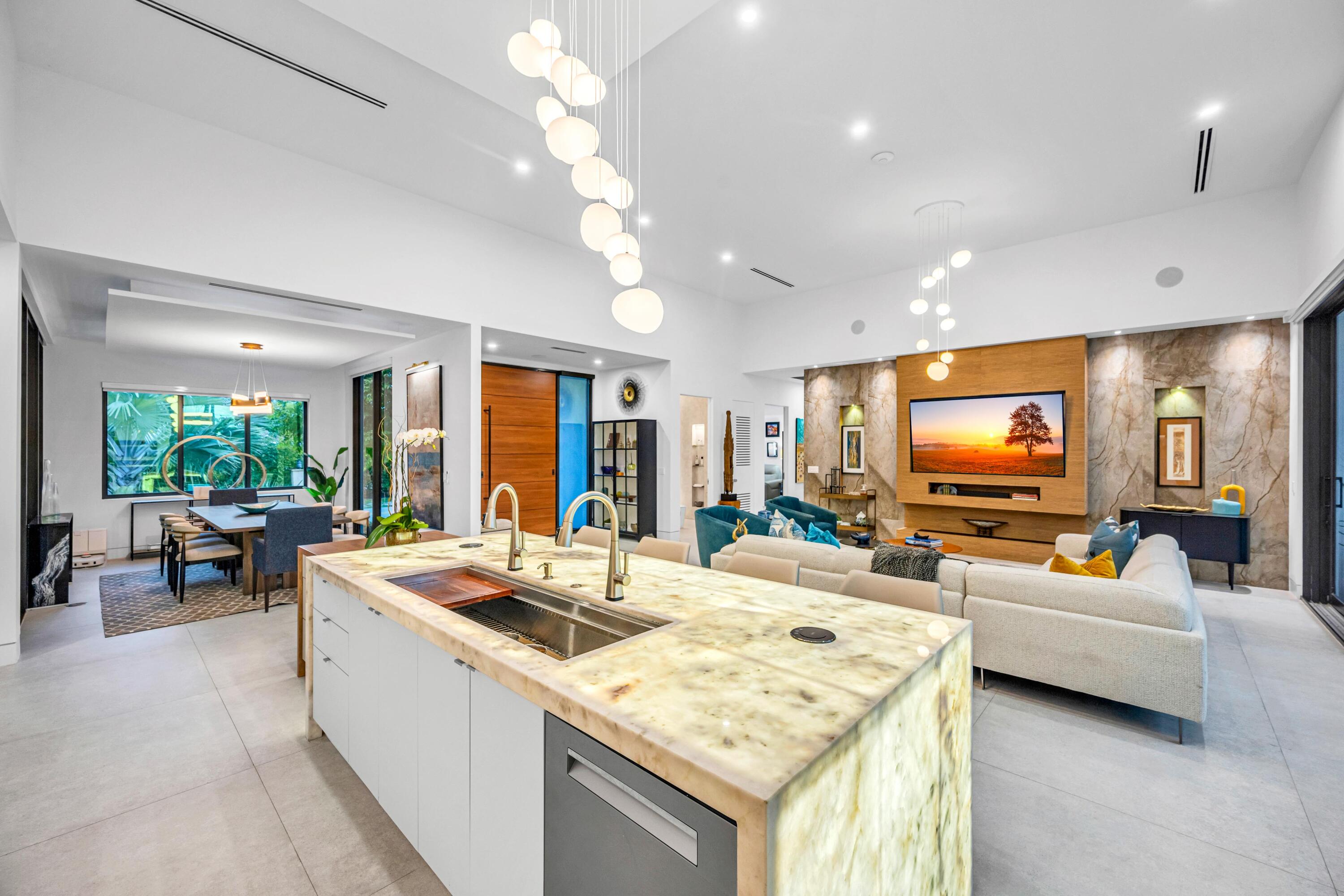 215 NE 28TH Court