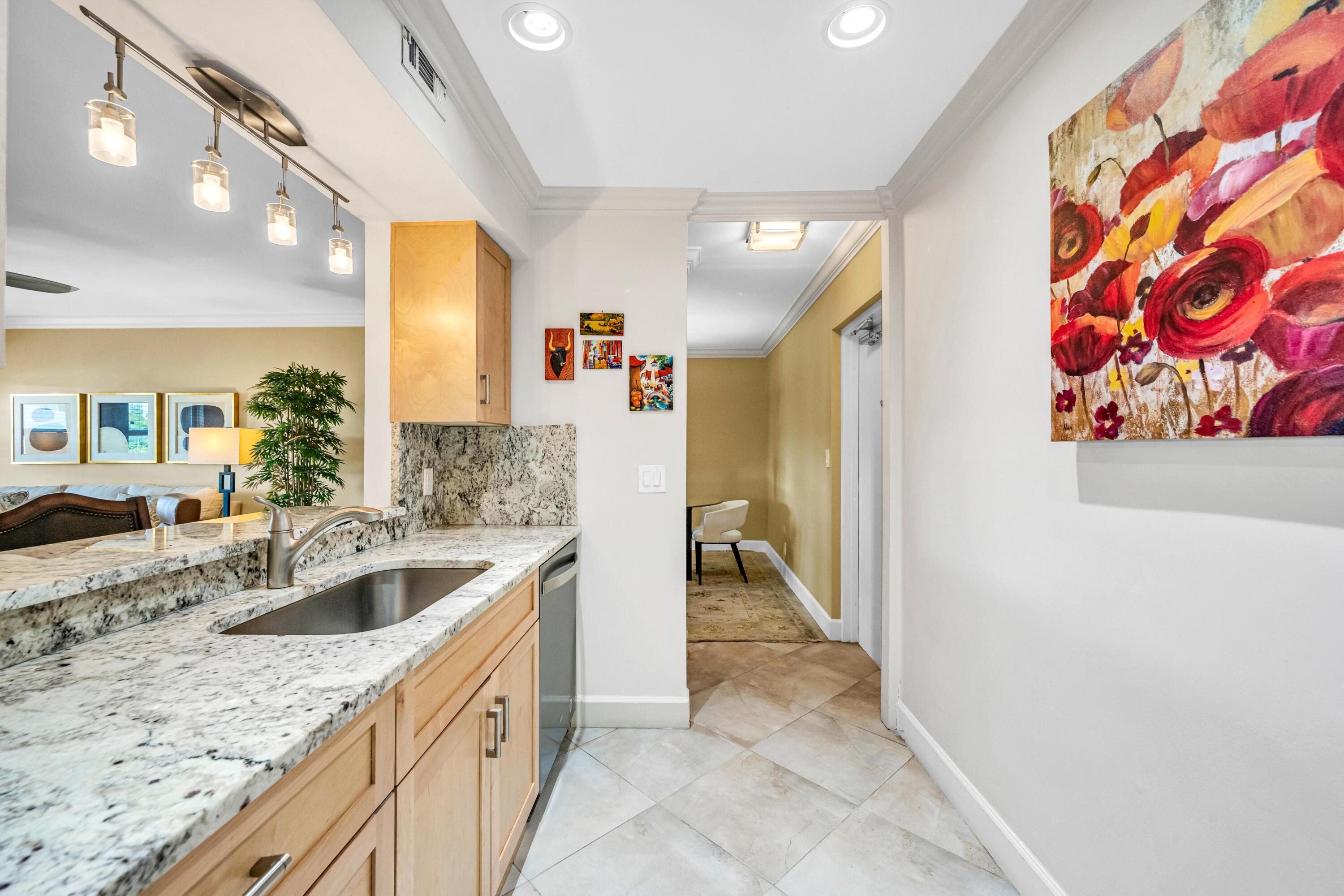 615 NE 12TH Avenue 301