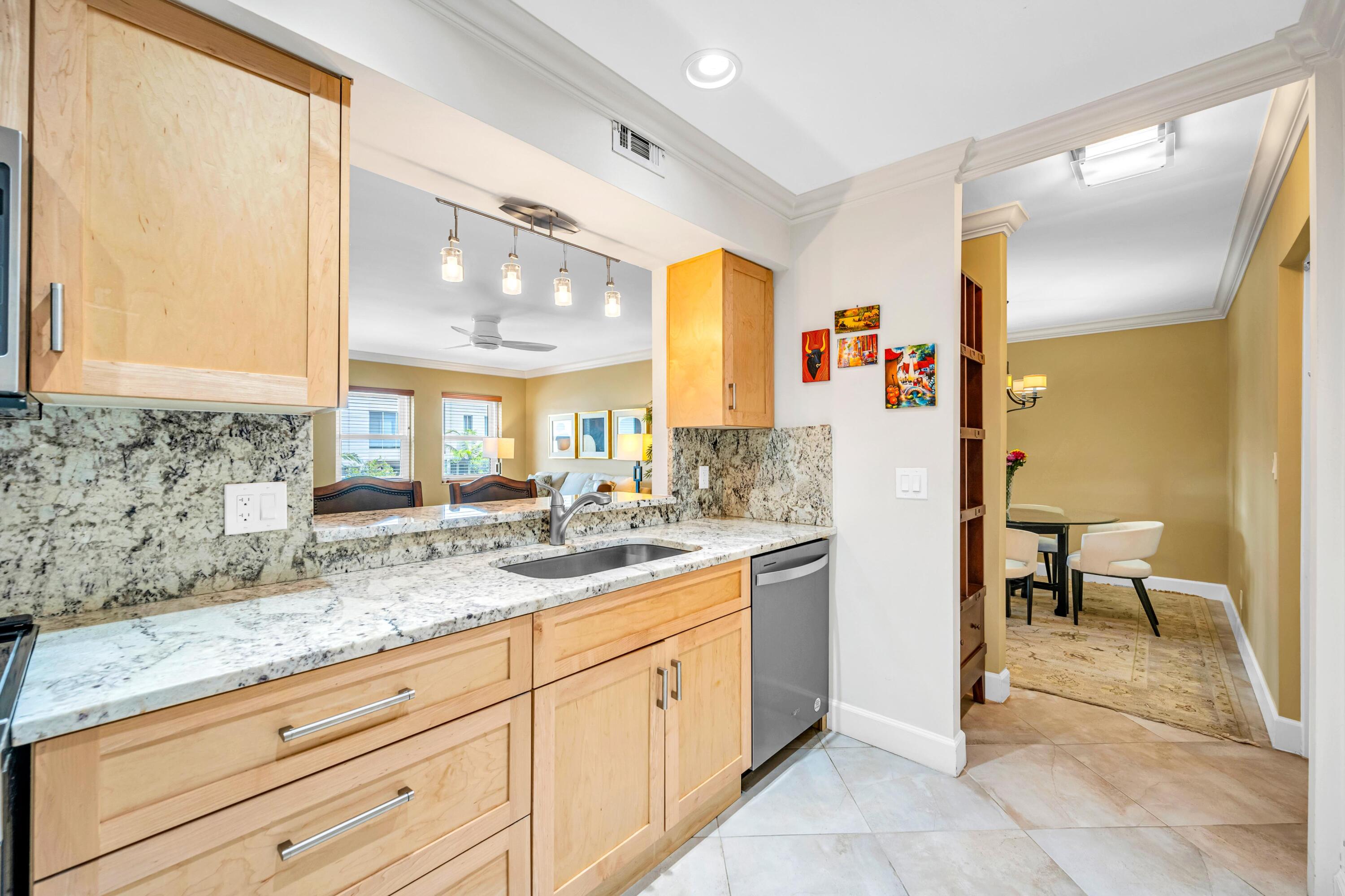 615 NE 12TH Avenue 301