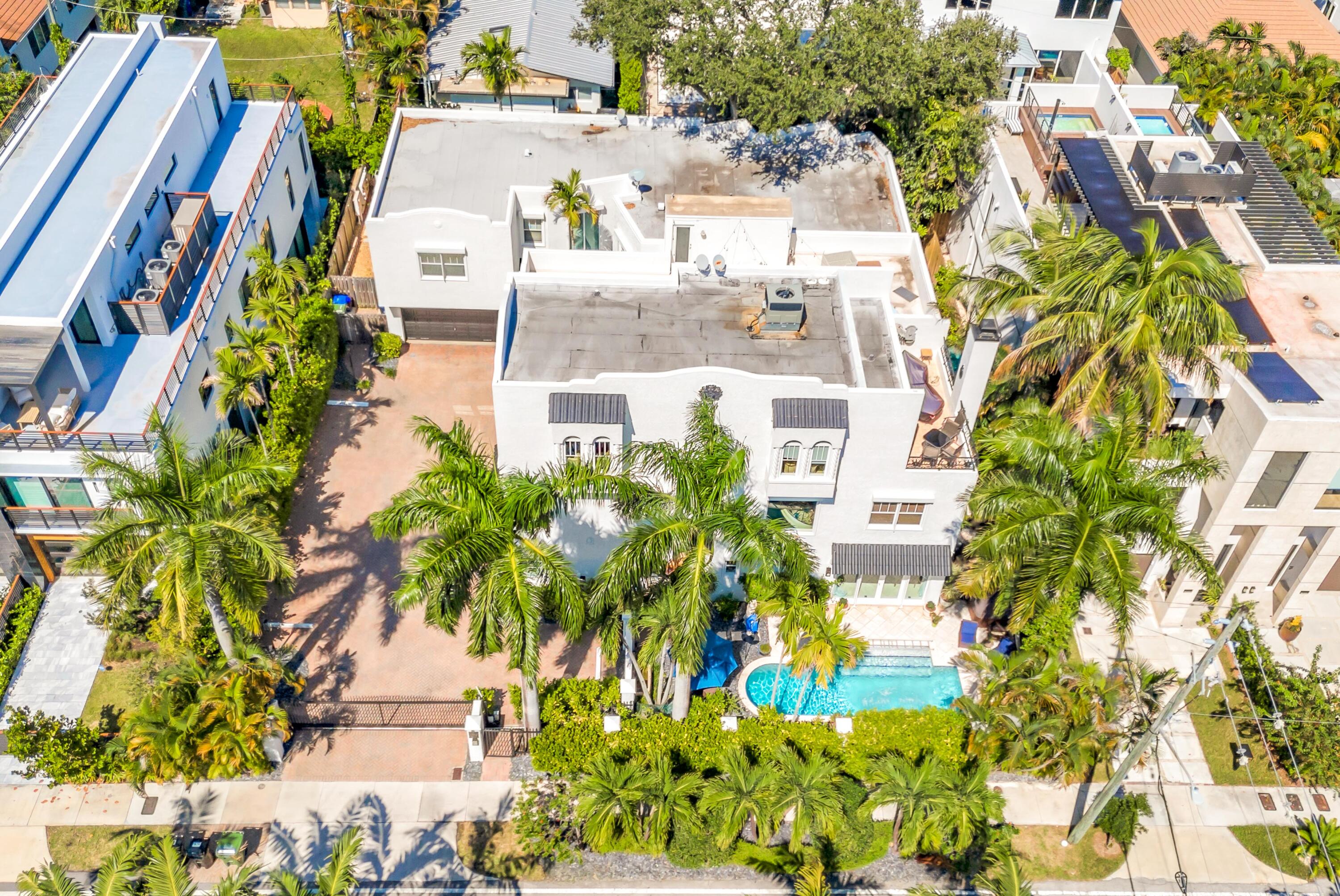 1627 E BROWARD Boulevard