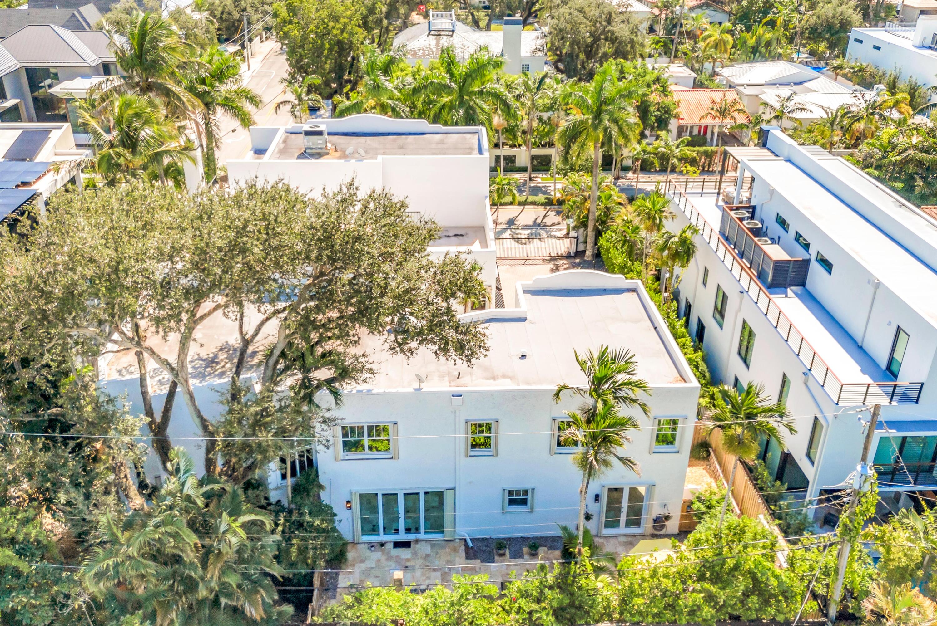 1627 E BROWARD Boulevard
