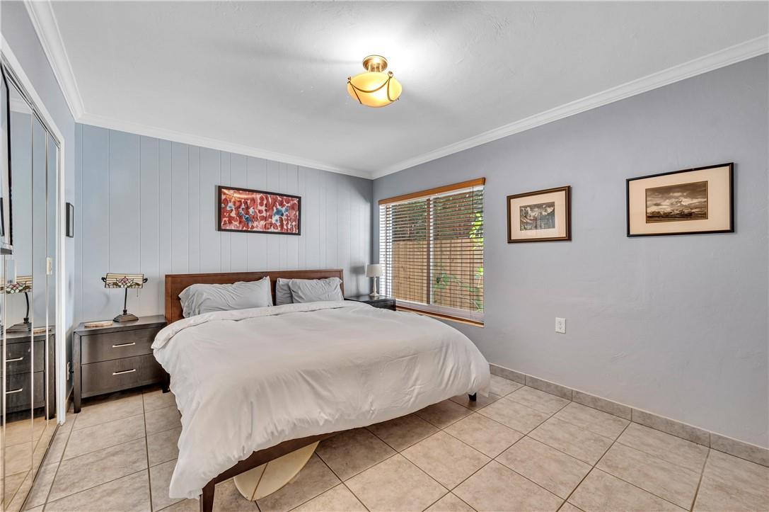 836 NE 17th Way