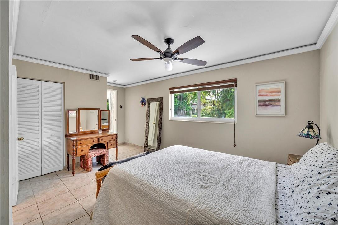 836 NE 17th Way