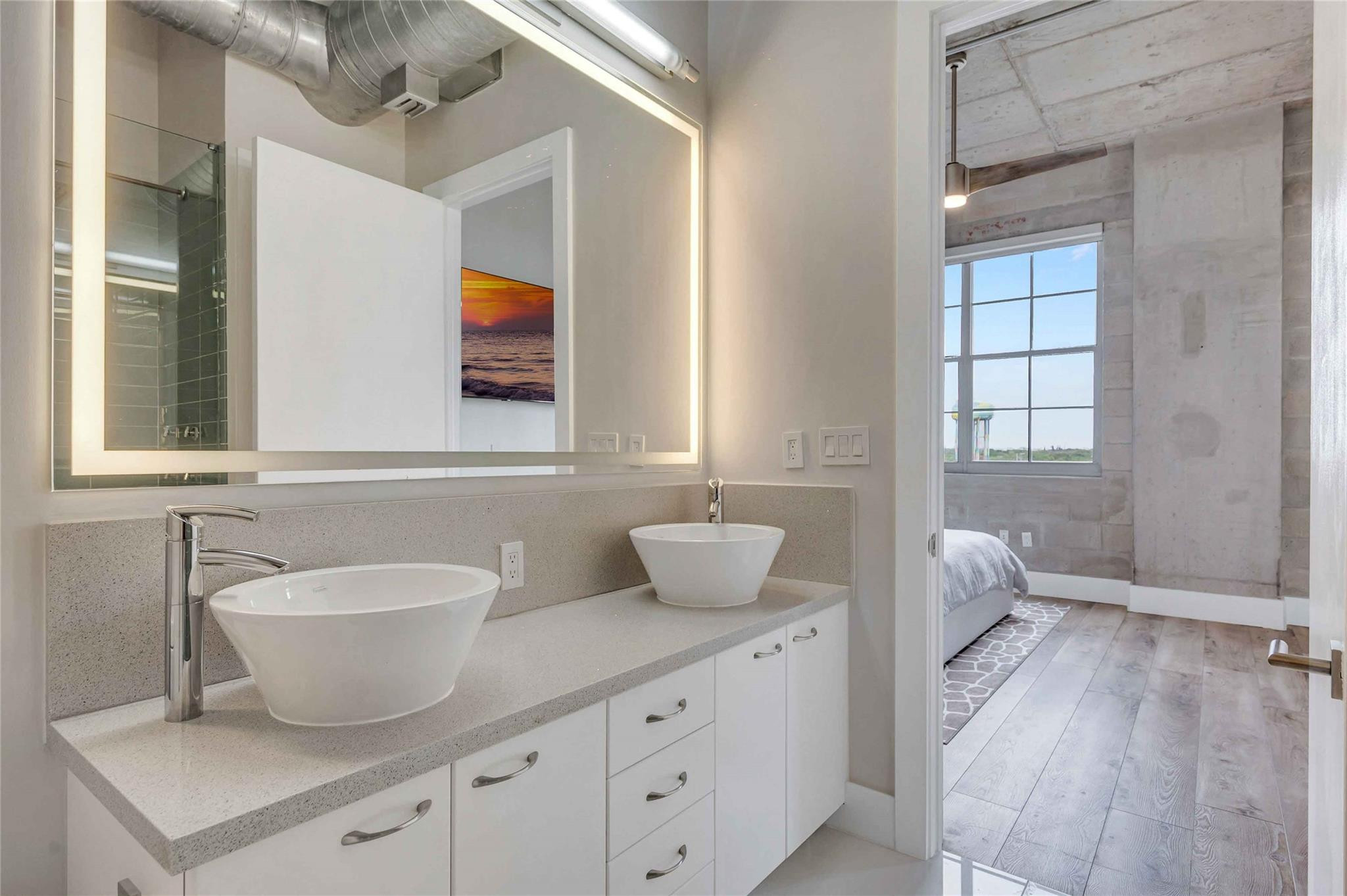 411 NW 1st Ave Unit: 502