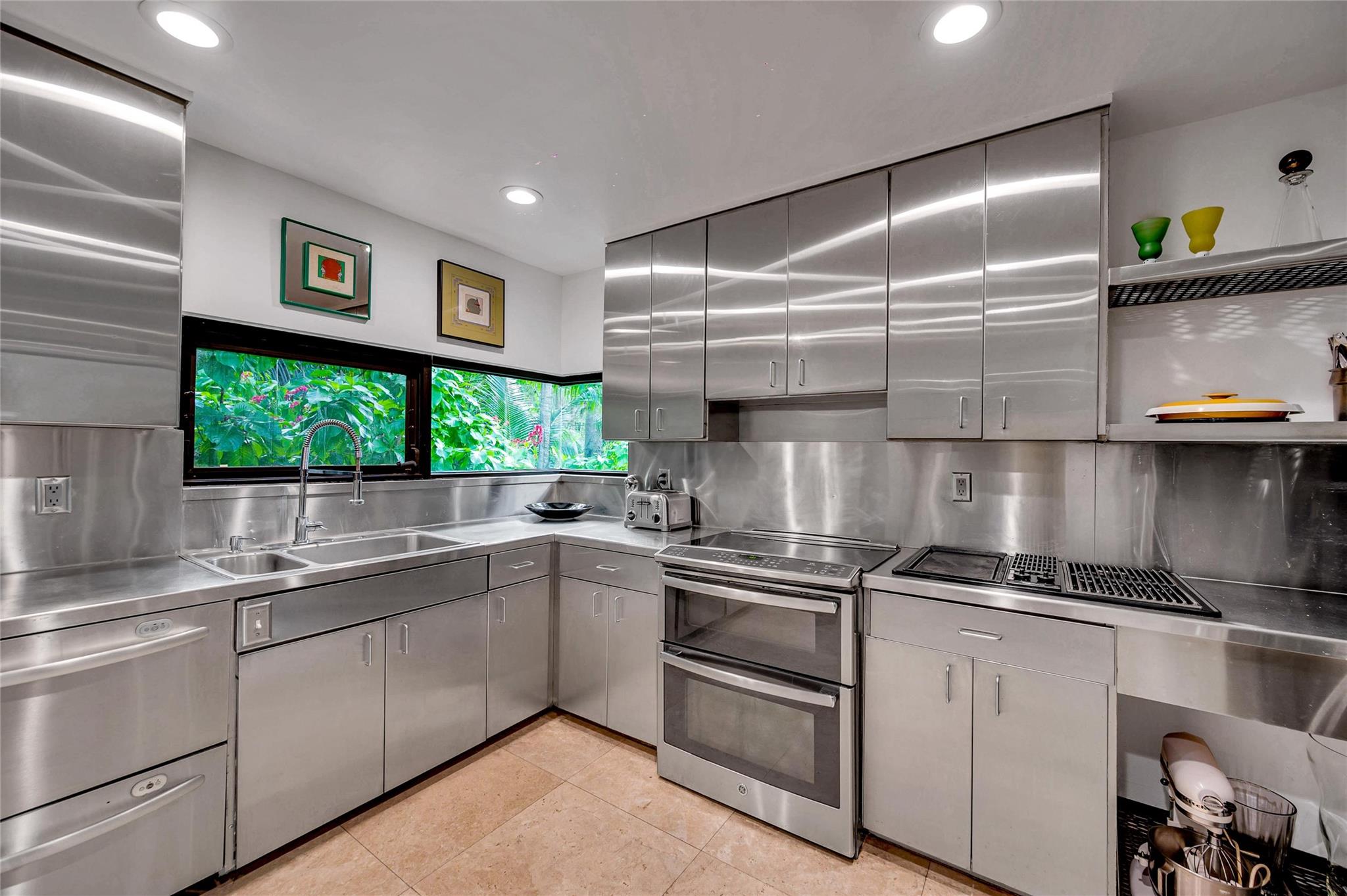 2150 SW 28th Ave
