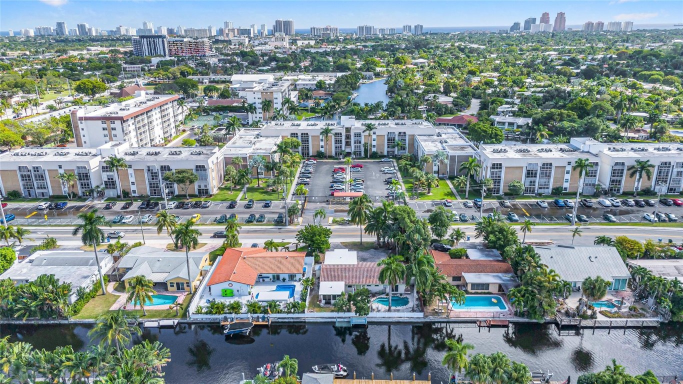 3010 NE 16th Ave Unit: 105