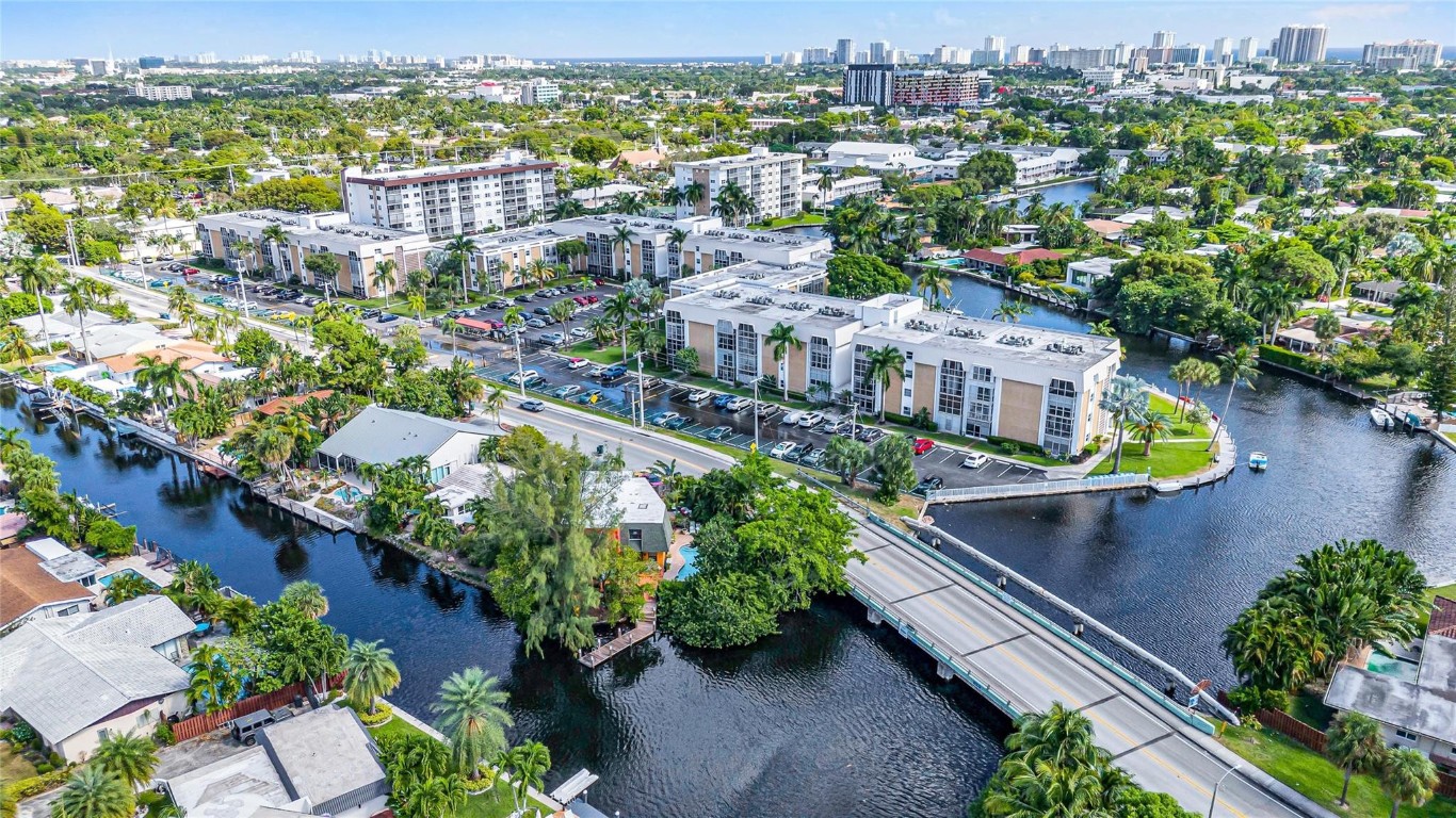 3010 NE 16th Ave Unit: 105