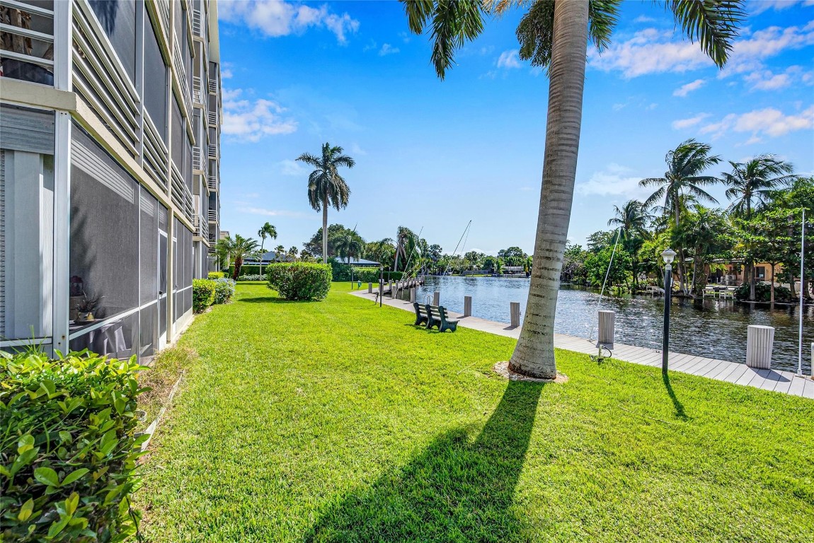 3010 NE 16th Ave Unit: 105