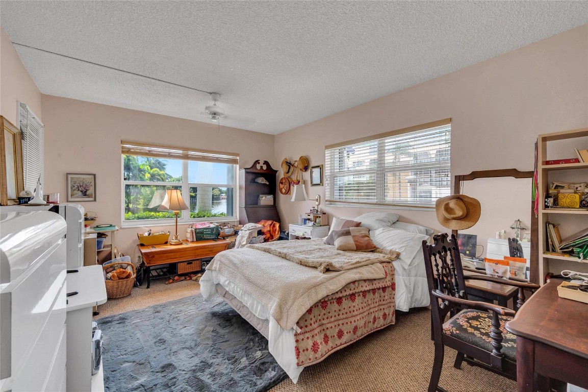 3010 NE 16th Ave Unit: 105