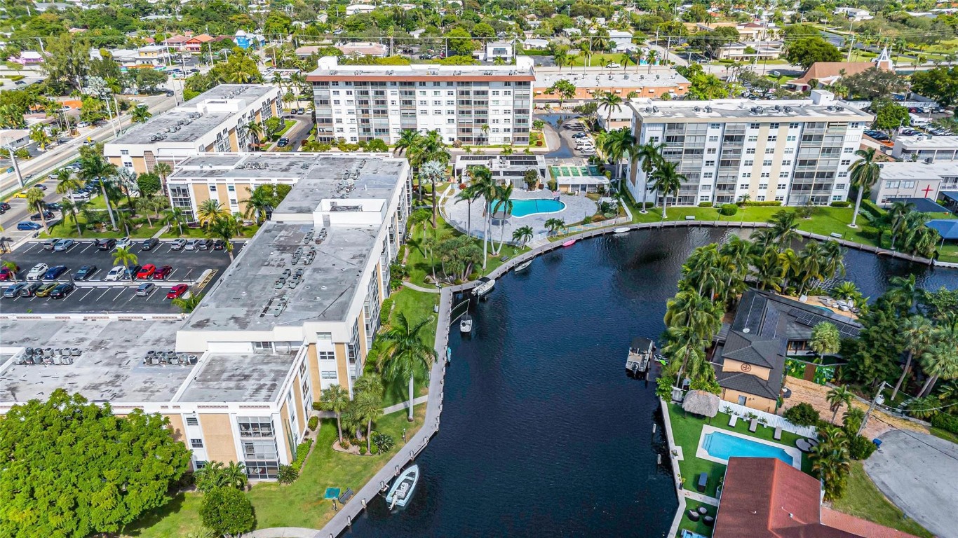 3010 NE 16th Ave Unit: 105